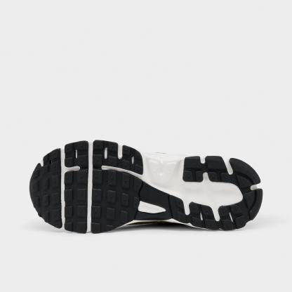 Little Kids' Nithtke Vomero 5 Casual Shoes - Sail/Metallic Gold/Anthracite - Bottom view