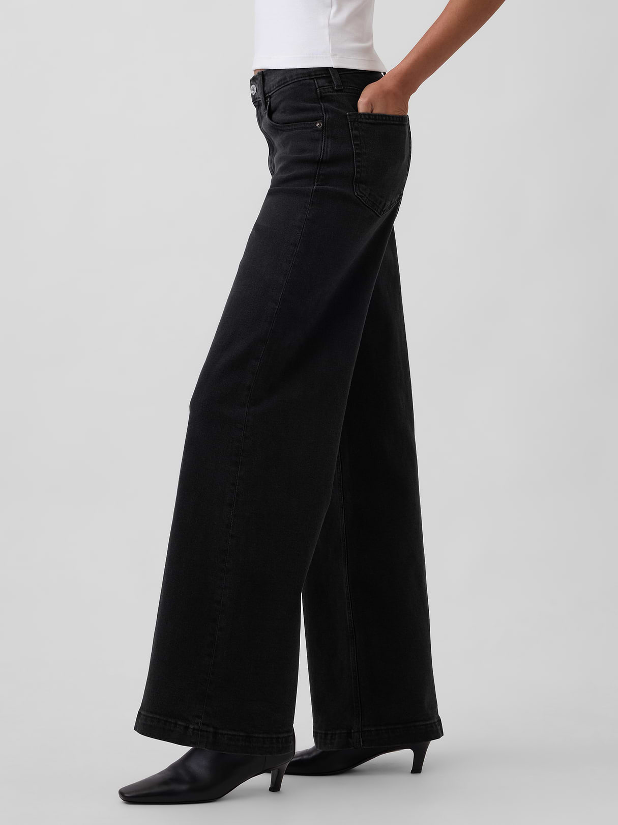 High Rise Stride Wide-Leg Jeans - Washed black