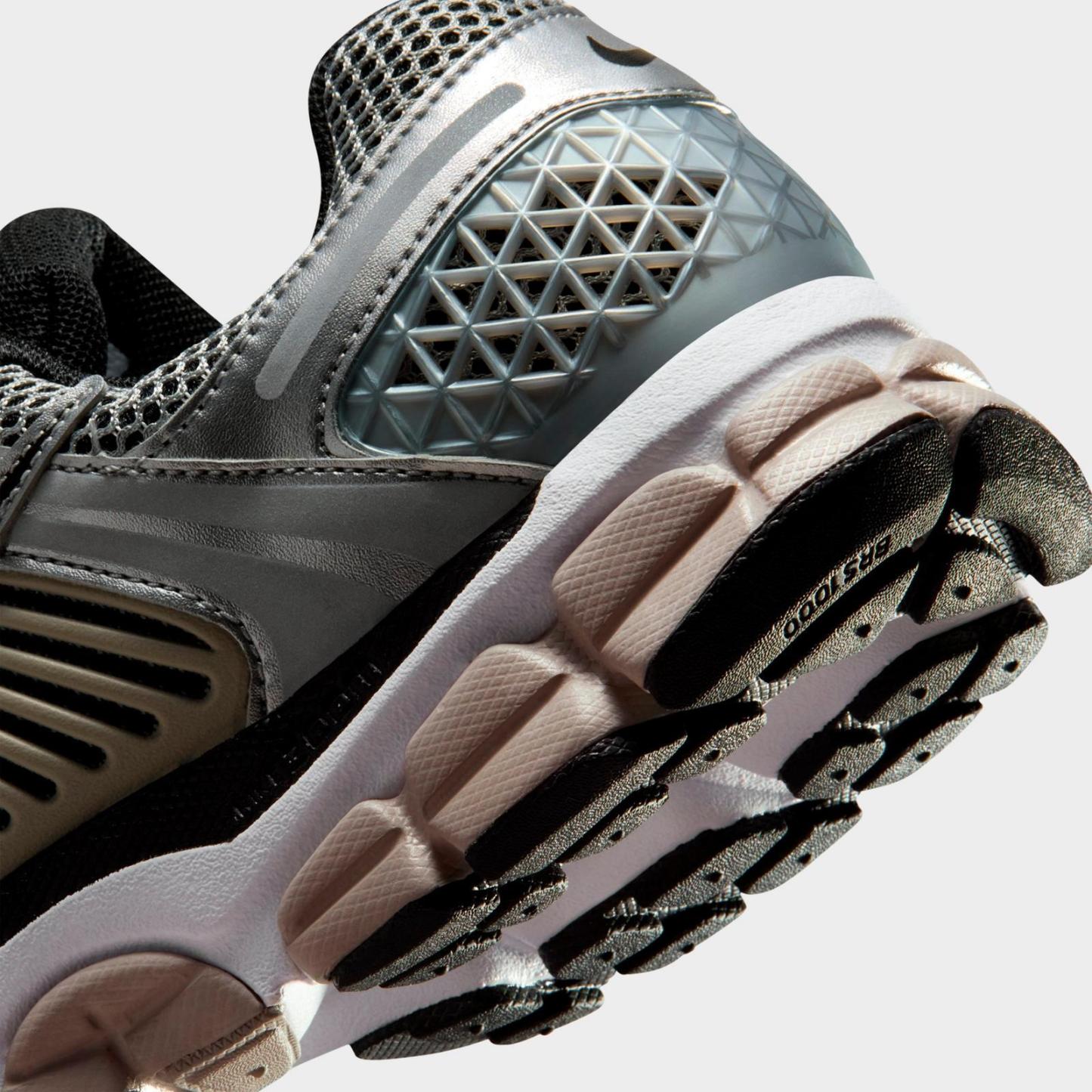 Men's Nike Zoom Vomero 5 Casual Shoes - Metallic Silver/College Grey/Black