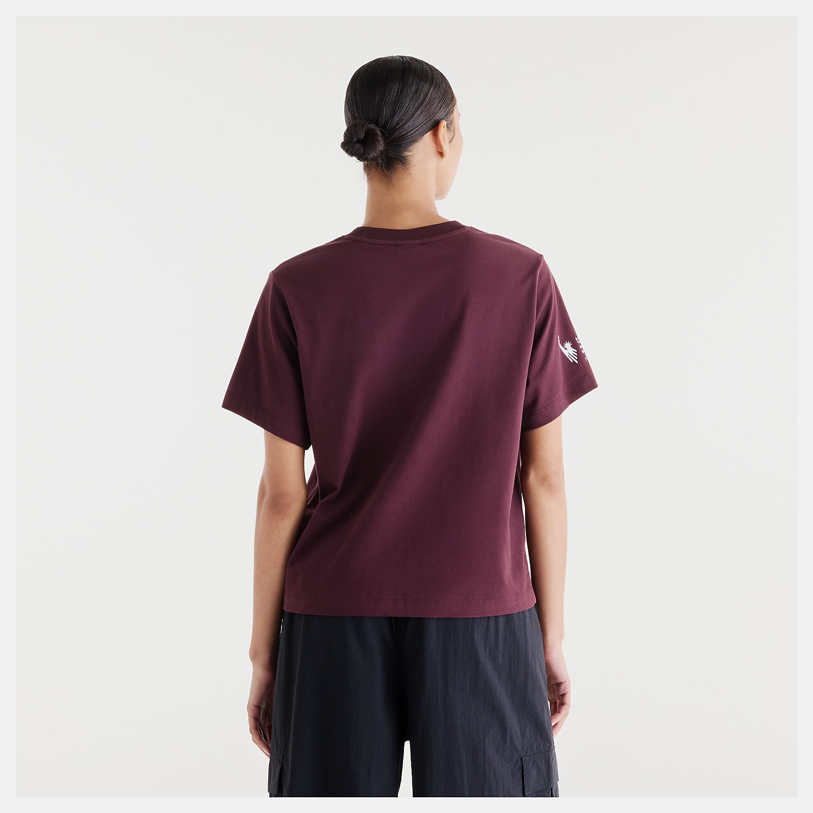 Lola is wearing size S and is 5'8"/172.72cm. Chest: 31.5"/80.01cm, Waist: 25.5"/64.77cm, Hips: 36"/91.44cm