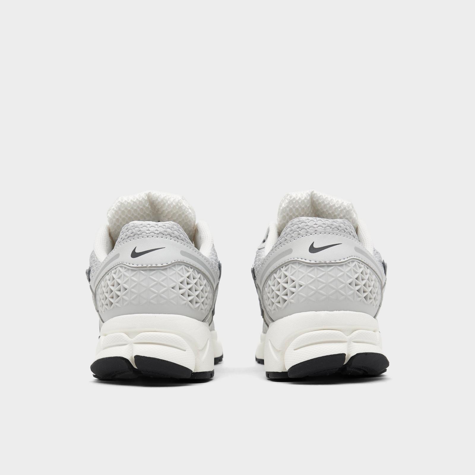 Women's Nike Zoom Vomero 5 Casual Shoes - Photon Dust/Gridiron/Sail/Chrome