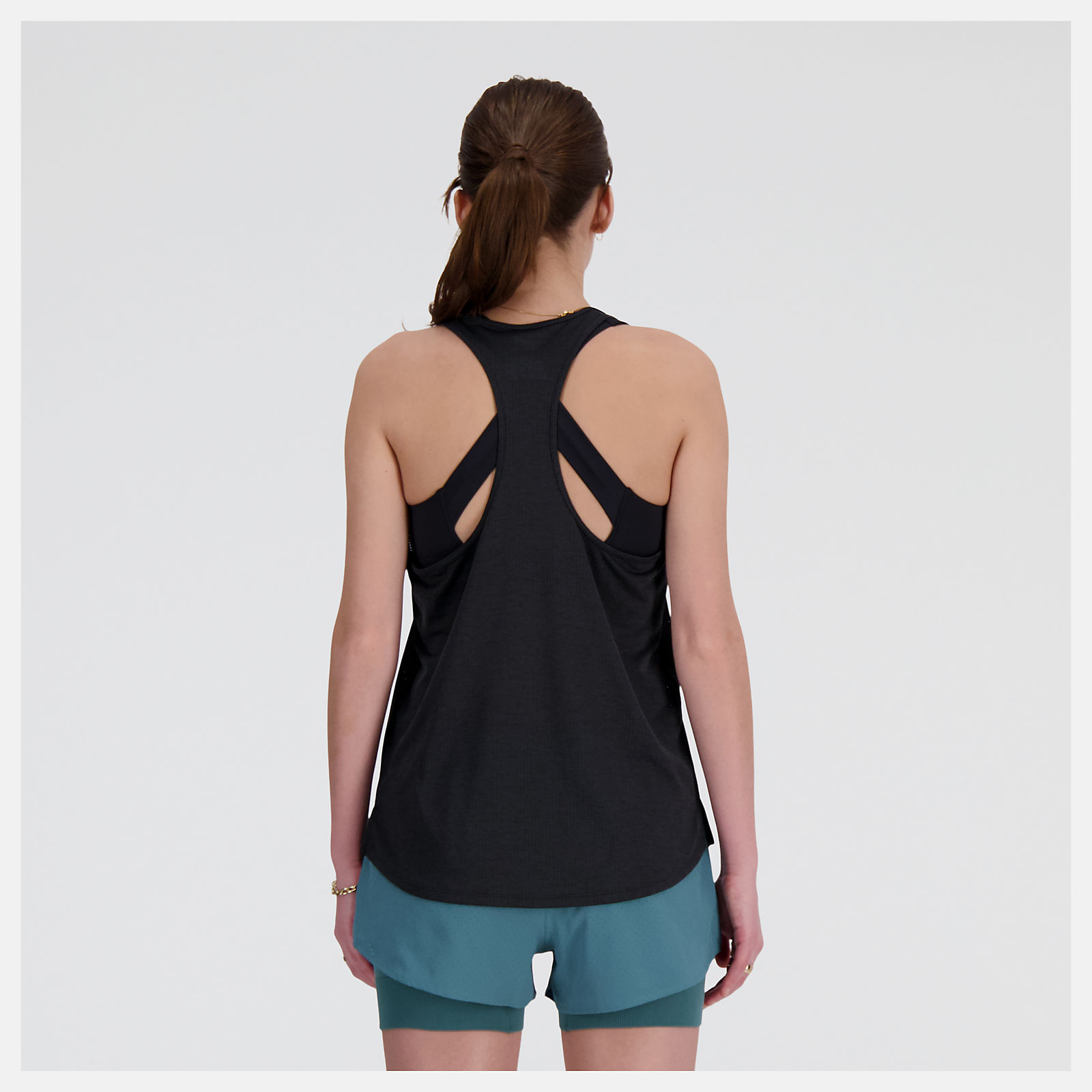 Tess is wearing size S and is 5'8.5"/174cm. Chest: 31.5"/80cm, Waist: 25.75"/65.5cm, Hips: 34.75"/88cm