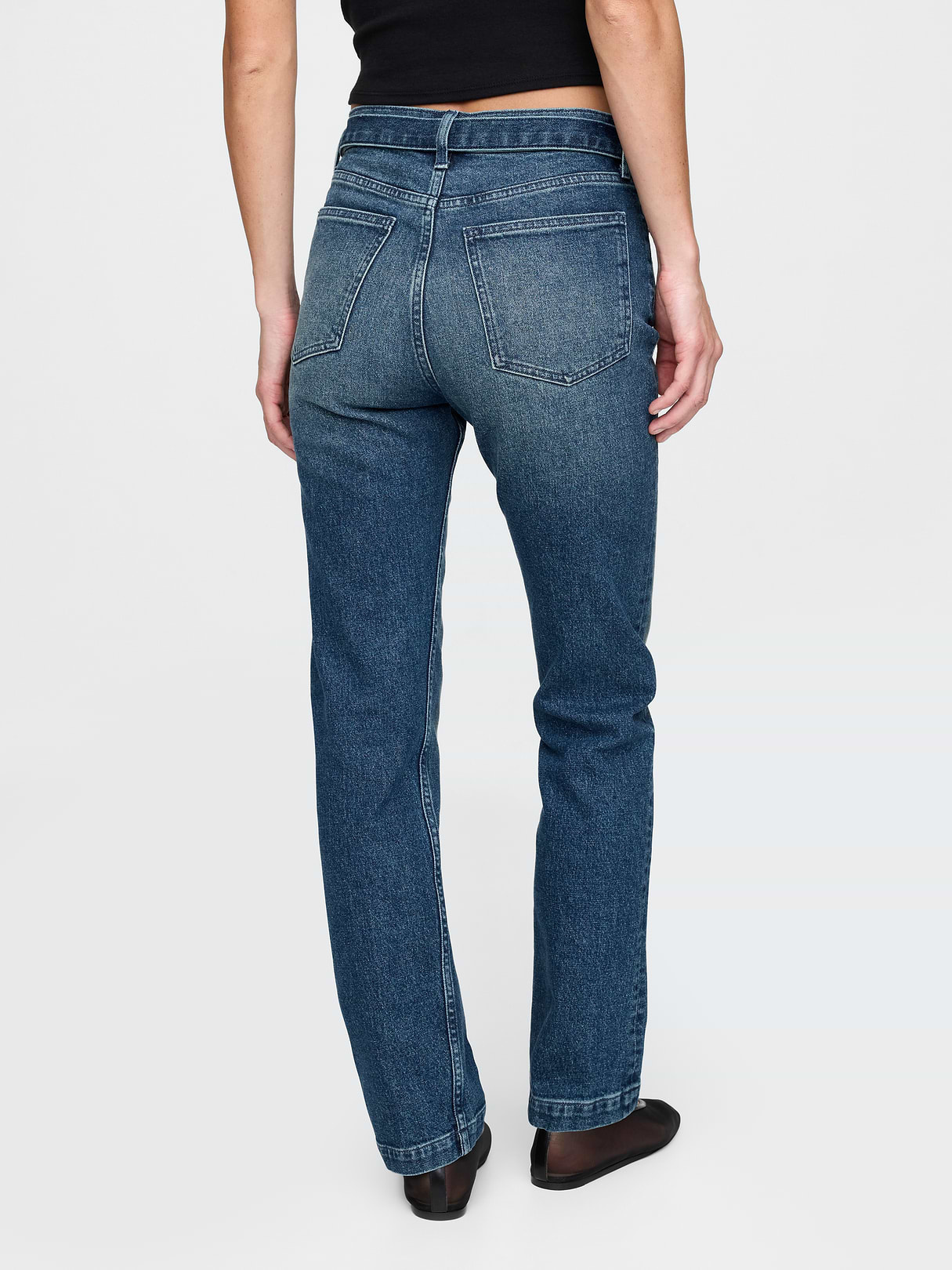 High Rise Twisted-Seam '90s Slim Straight Jeans - Belted dark rinse