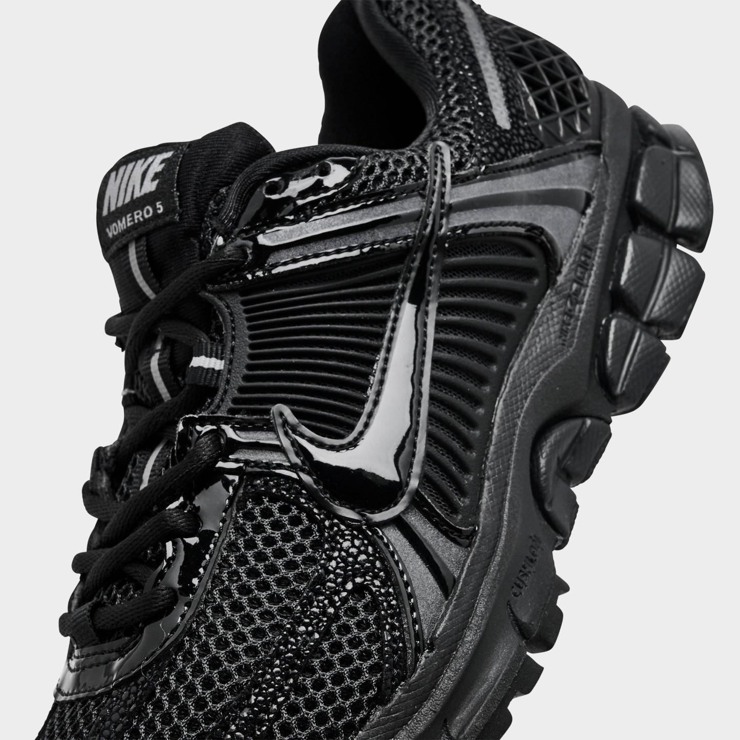 Women's Nithtke Zoom Vomero 5 Casual Shoes - Part 2 - Black/Metallic Silver/Anthracite/Black - Detail shot