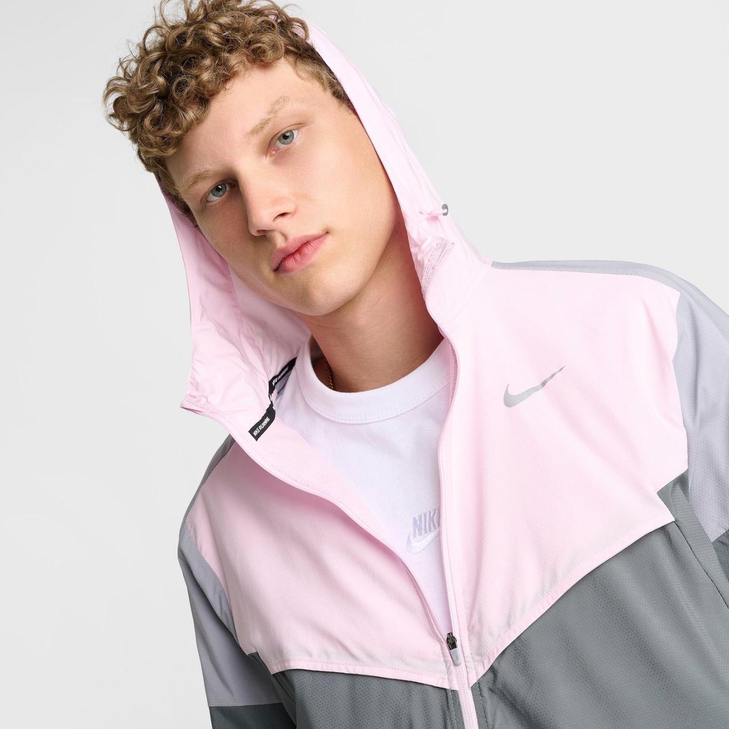 Men's Nike Impossibly Light Windrunner Running Jacket - Smoke Grey/Pink Foam/Wolf Grey