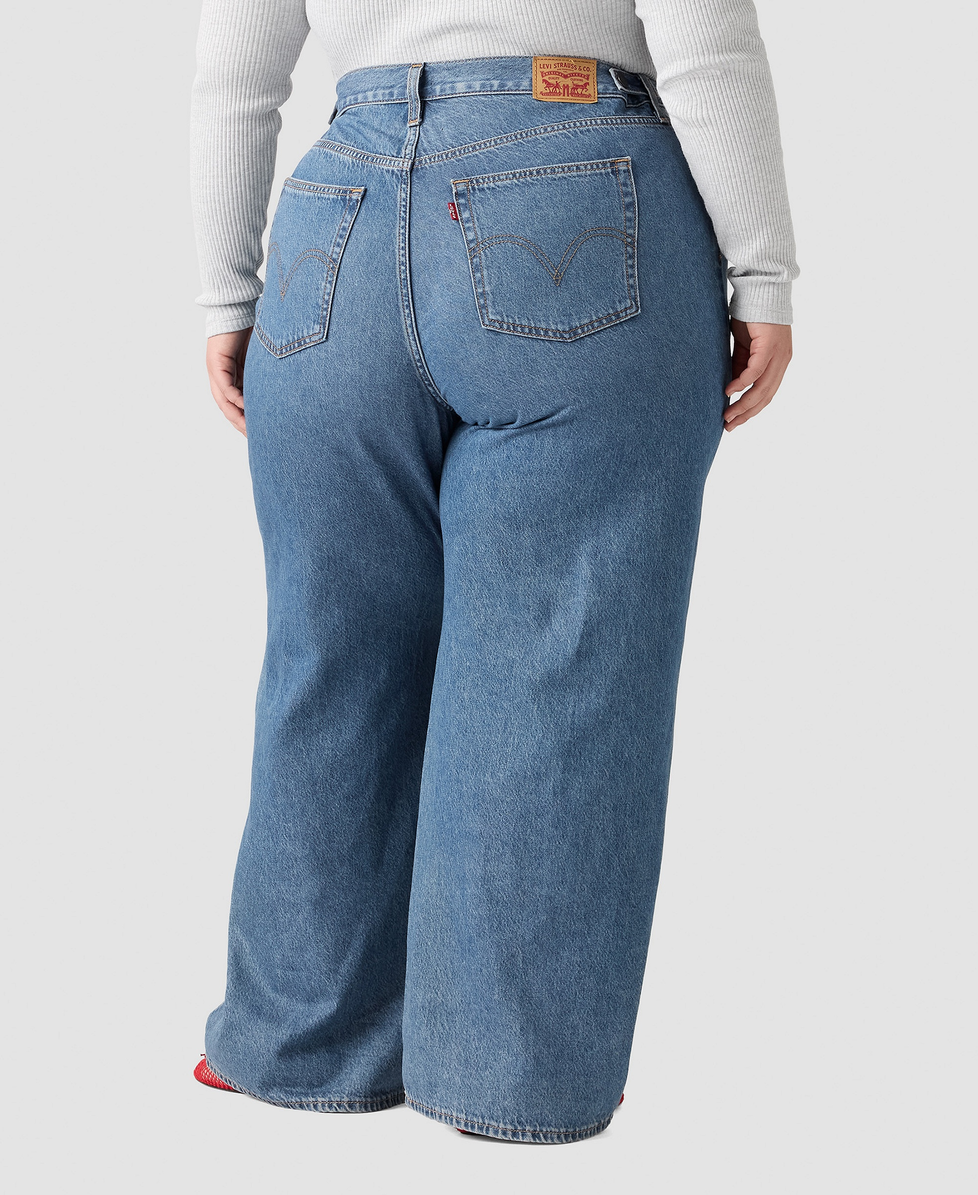 Levi's Women's Cinch-Waist Lightweight Baggy Jeans - Chasing Dreams