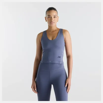 Nisaa is wearing size S and is 5'10"/177.8cm. Chest: 32"/81.28cm, Waist: 26"/66.04cm, Hips: 39"/99.06cm