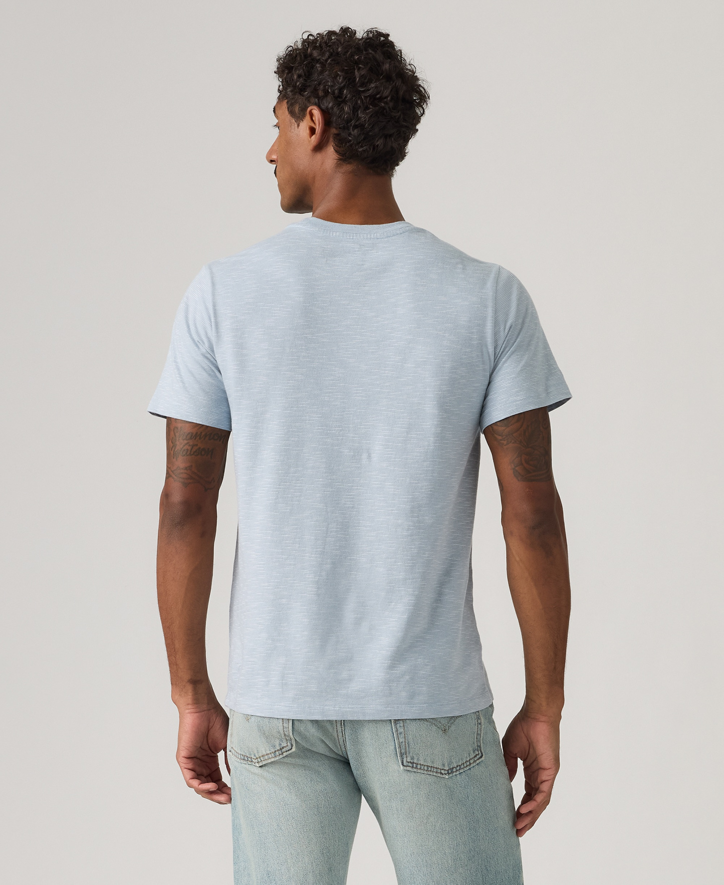 Levi's Men's Classic Pocket Crewneck Short-Sleeve T-Shirt - Chambray