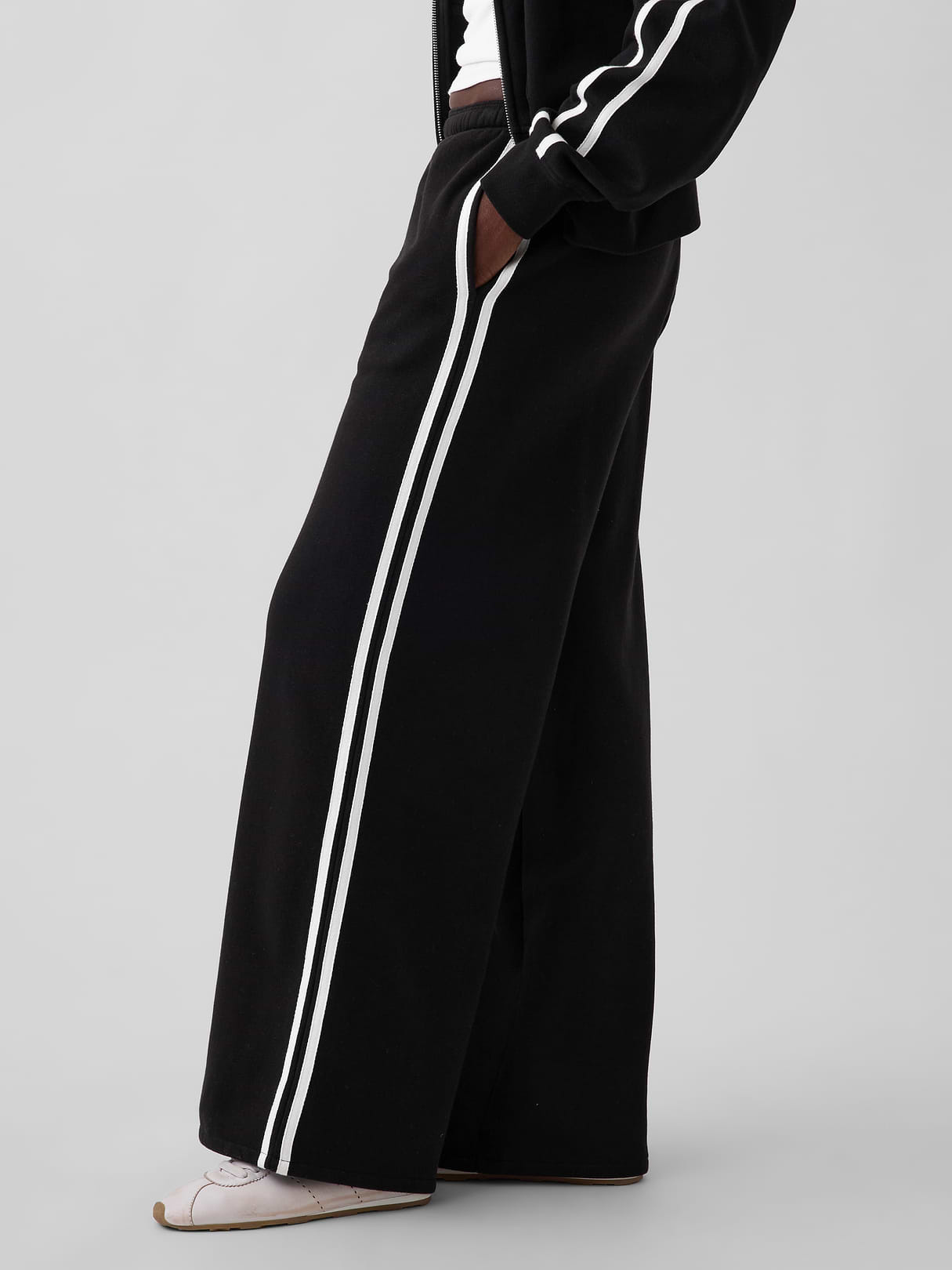 VintageSoft Baggy Sweatpants - Black