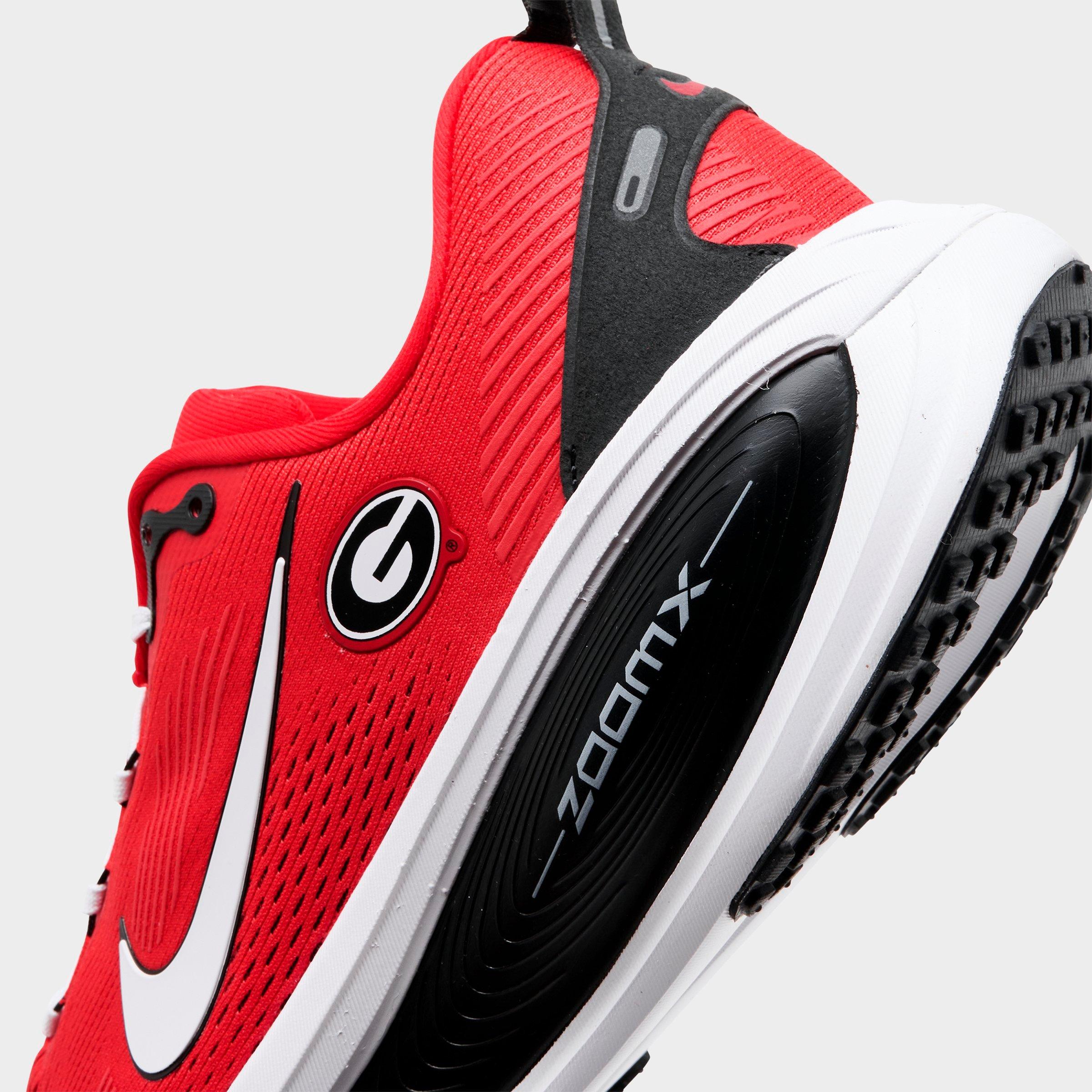 Men's Nithtke Vomero 18 Purdue Boilermakers Running Shoes - Part 2 - University Red/Black/White - Detail shot