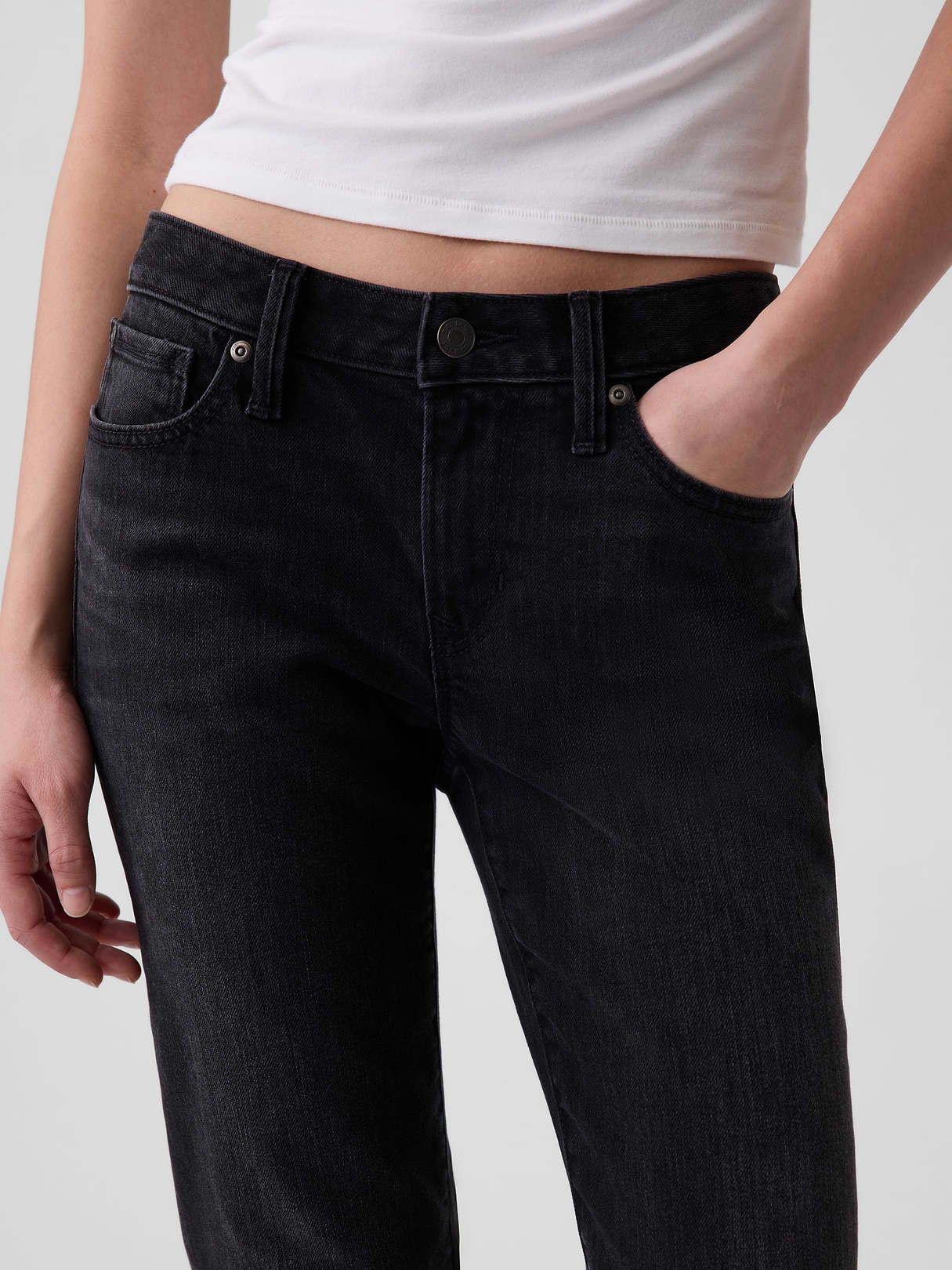 Low Rise Long & Lean Split-Hem Jeans - Black wash