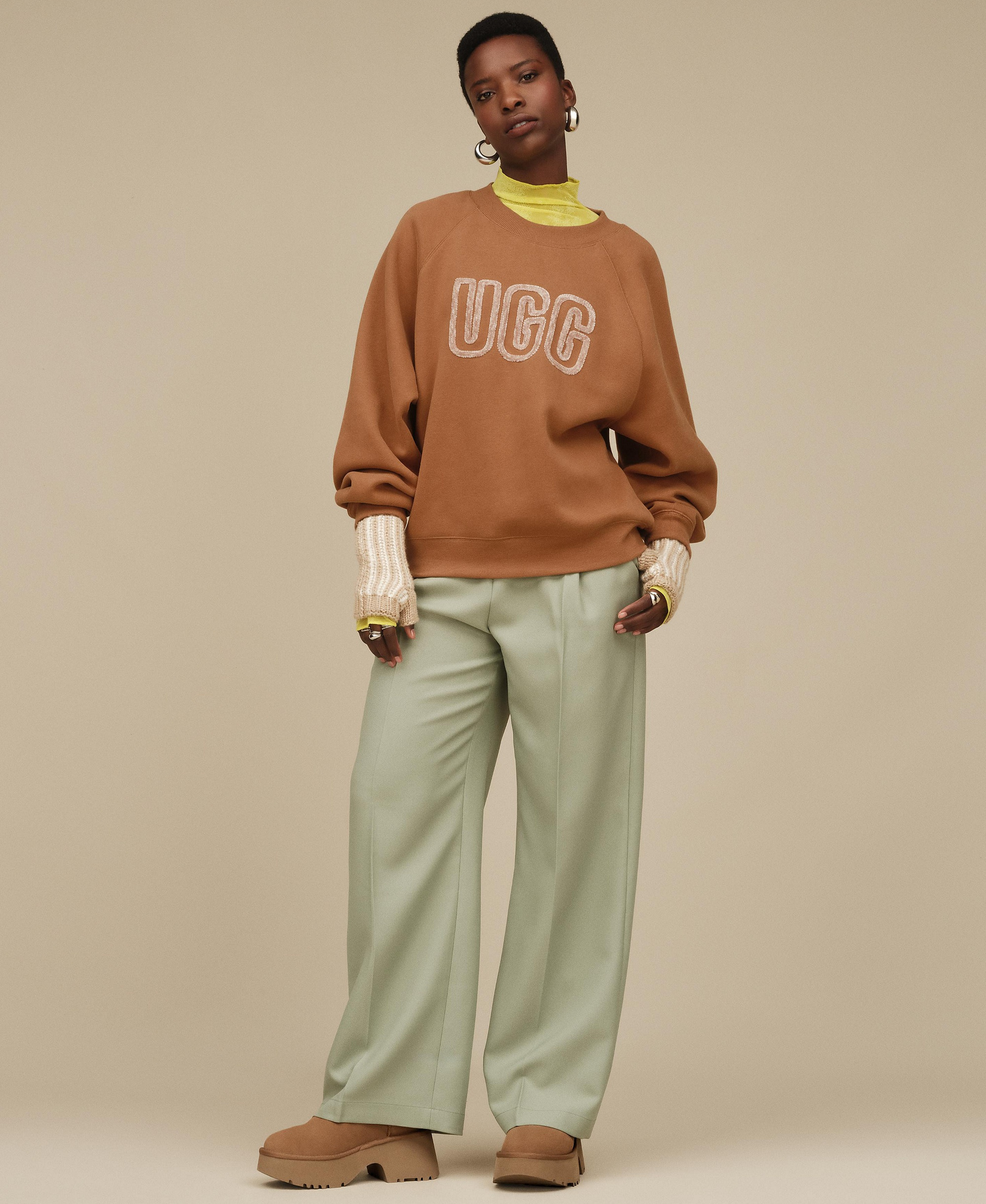 UGG Women's Logo Crewneck Sweatshirt - Chestnut