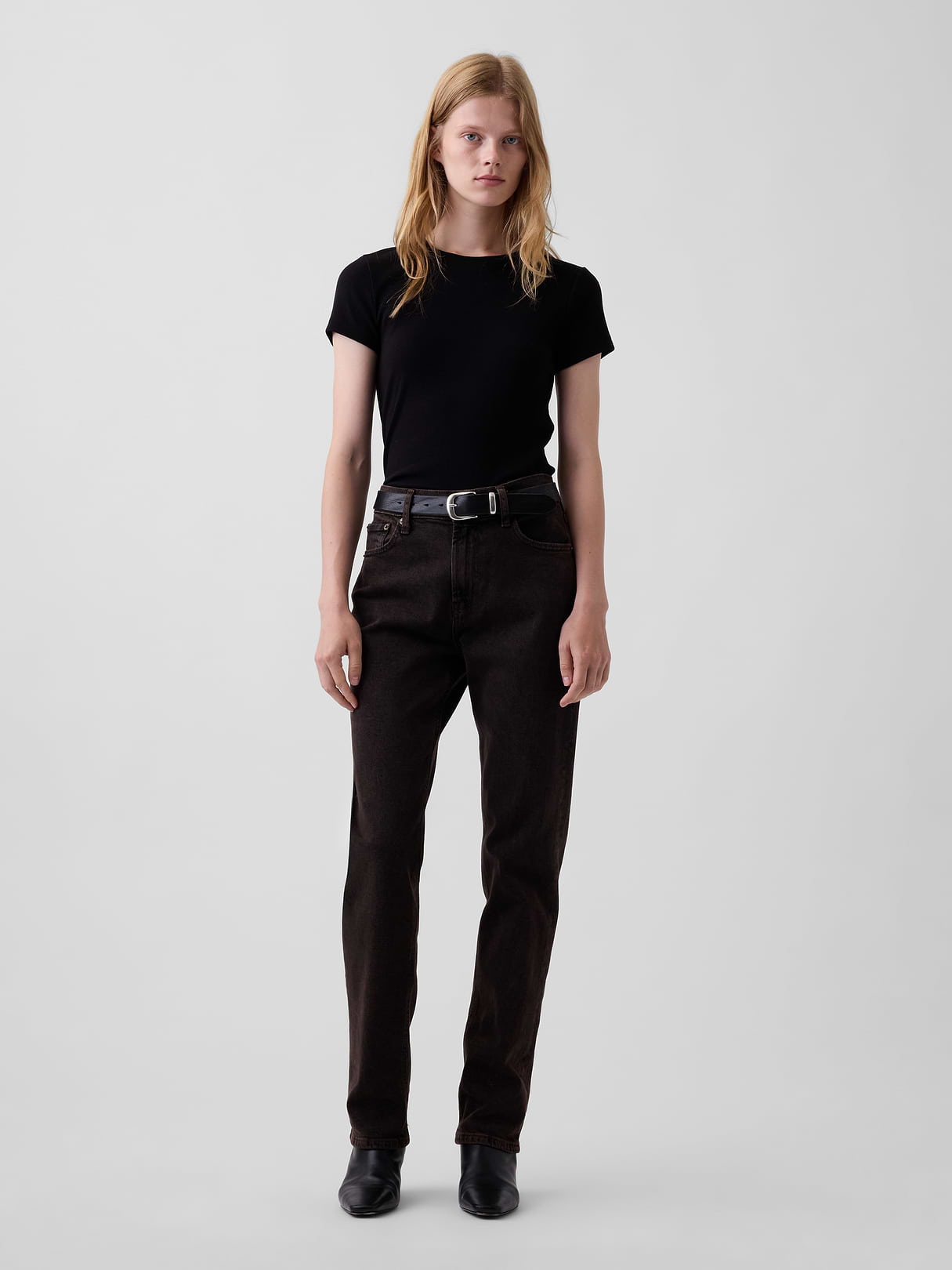 High Rise '90s Slim Straight Jeans - Terra brown