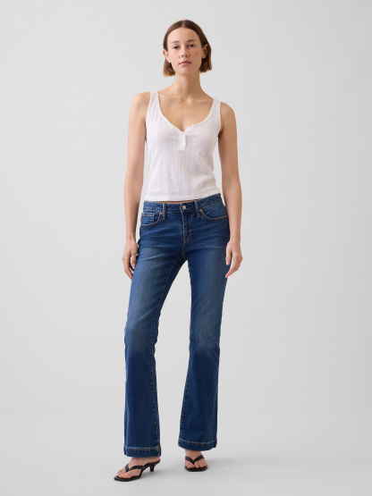 Low Rise Long & Lean Split-Hem Jeans - Medium wash