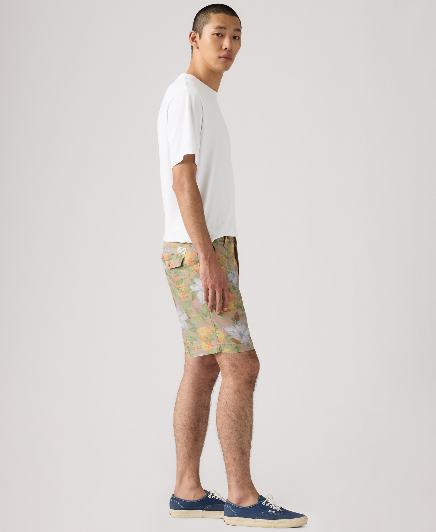 Levi's Premium Men's Authentic Regular-Fit 8" Chino Shorts - Floral