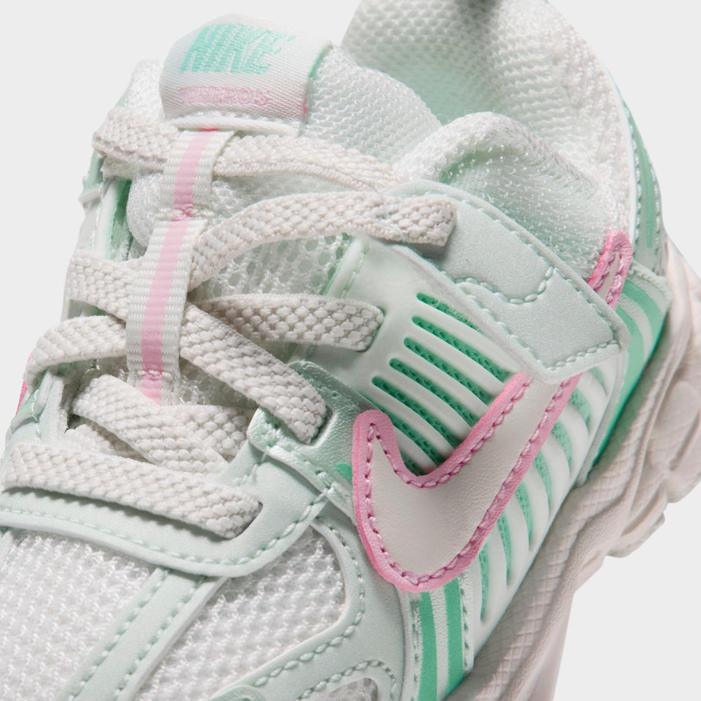 Infant and Kids' Toddler Nithtke Vomero 5 Stretch Lace Casual Shoes - Sail/Pink Foam/Arctic Green/Sail - Detail shot