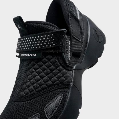 Women's Jordan Trunner LX Casual Shoes - Black/Black/Black - view 3