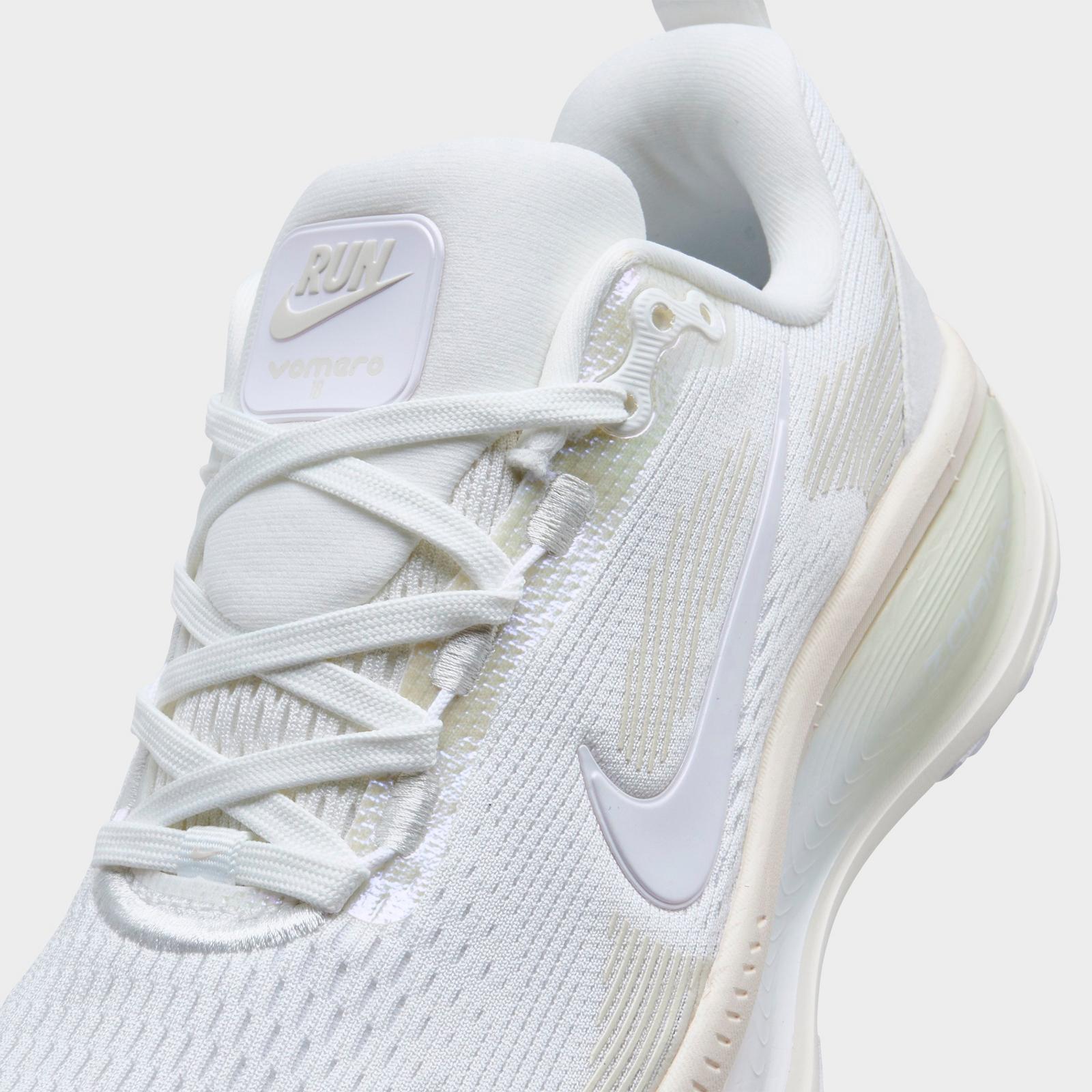 Women's Nike Vomero 18 SE Running Shoes - Summit White/White/Chalk/Seaglass