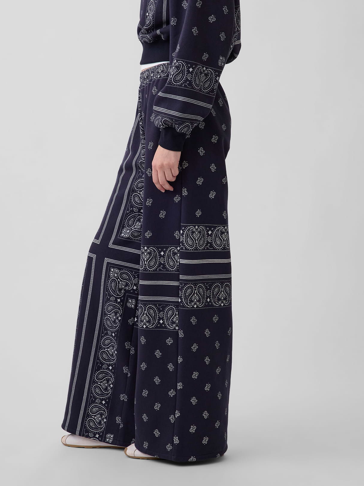 VintageSoft Baggy Sweatpants - Navy blue bandana print