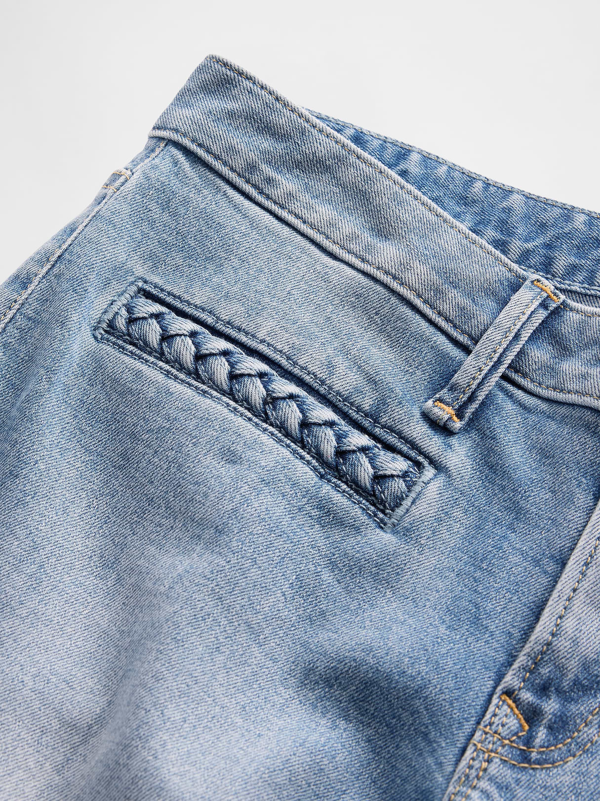 Low Rise Long & Lean Split-Hem Jeans - Light indigo
