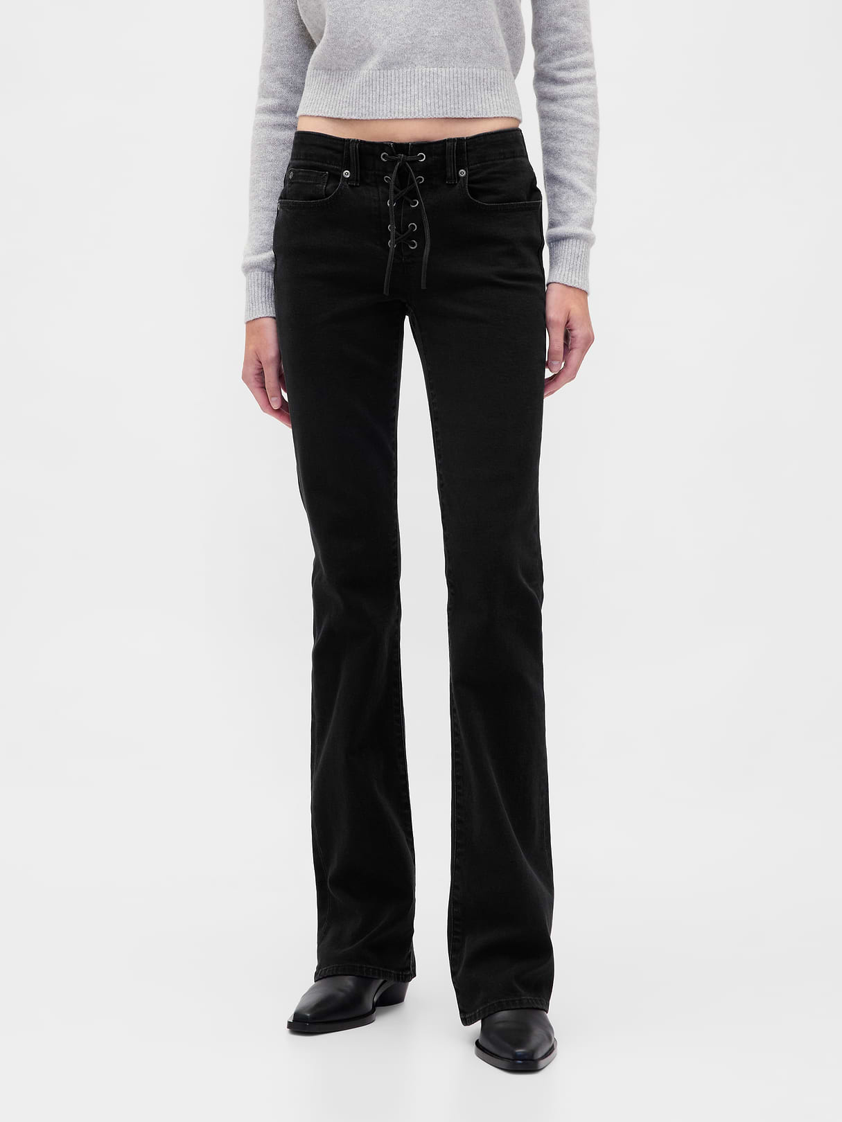 Low Rise Long & Lean Split-Hem Jeans - Basic black