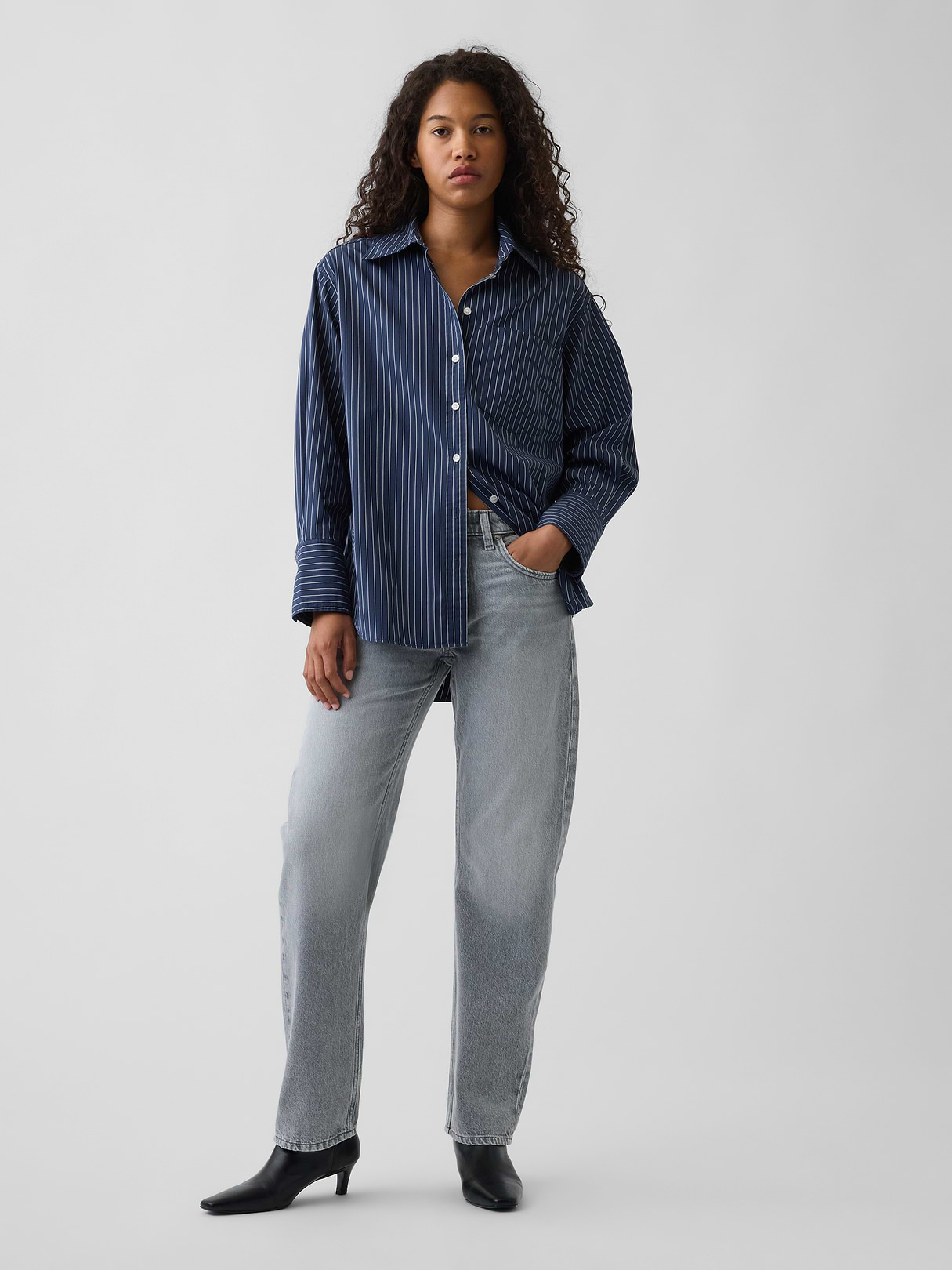 Mid Rise Straight Taper Jeans - Grey wash