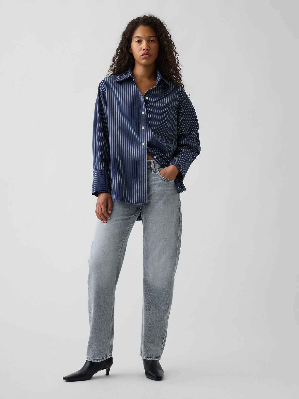 Mid Rise Straight Taper Jeans - Grey wash