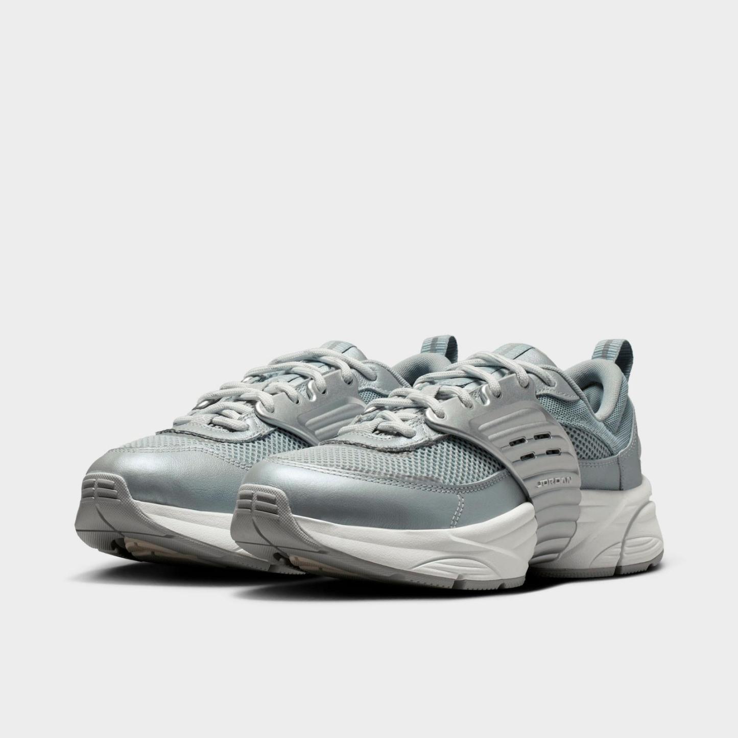 Women's Jordan Trunner O/S Casual Shoes - Swan/Wolf Grey/Reflect Silver/Summit White - view 2