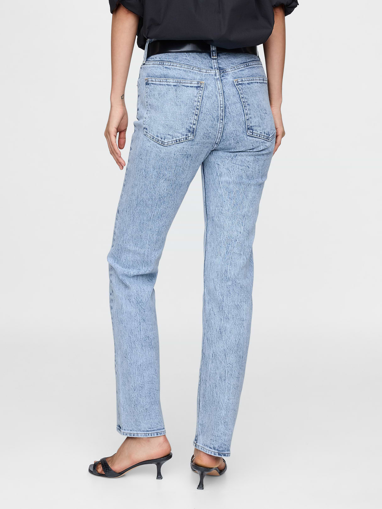 High Rise '90s Slim Straight Jeans - Light acid wash