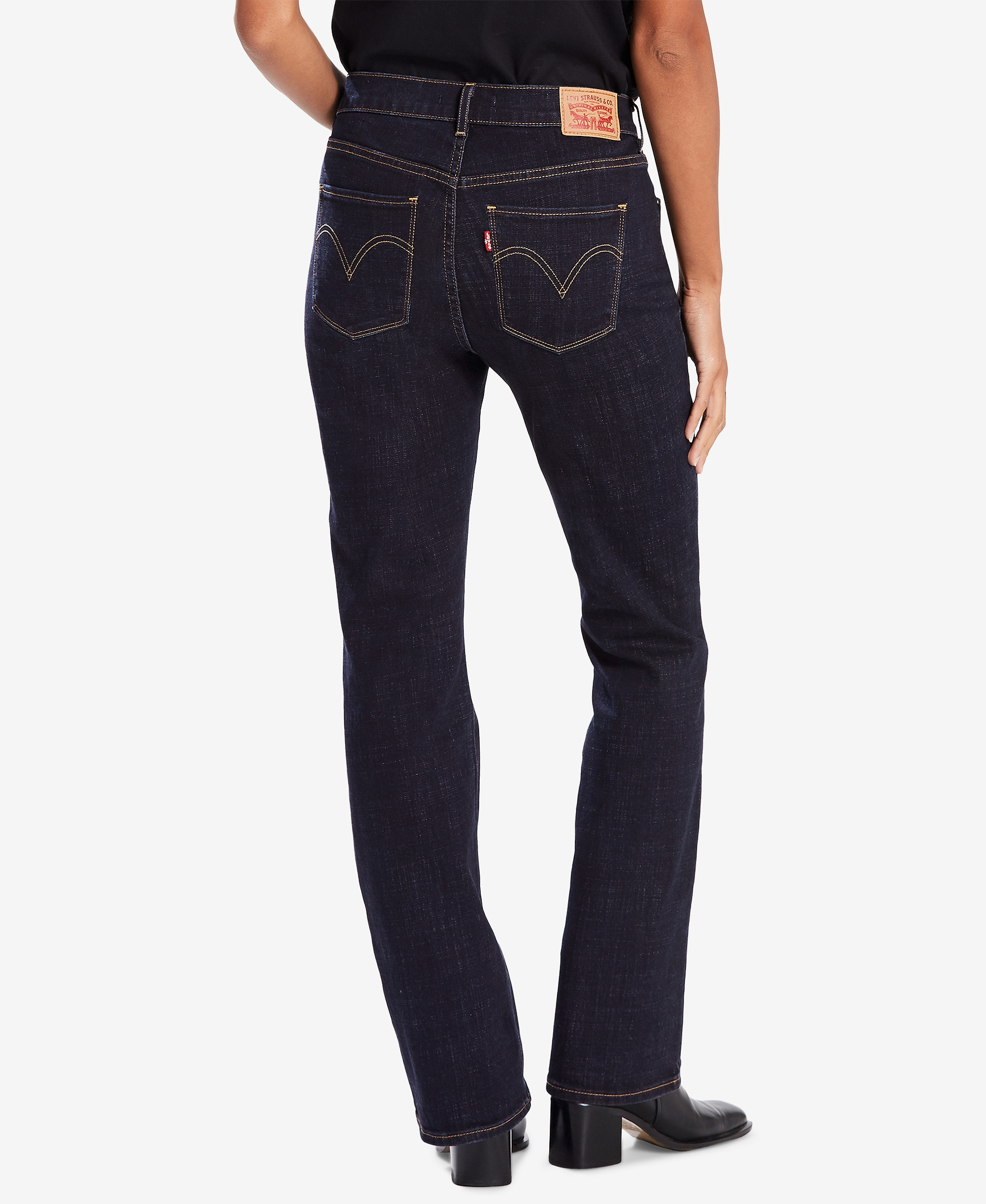 Levi's Women's Casual Classic Mid Rise Bootcut Jeans - Island Rinse
