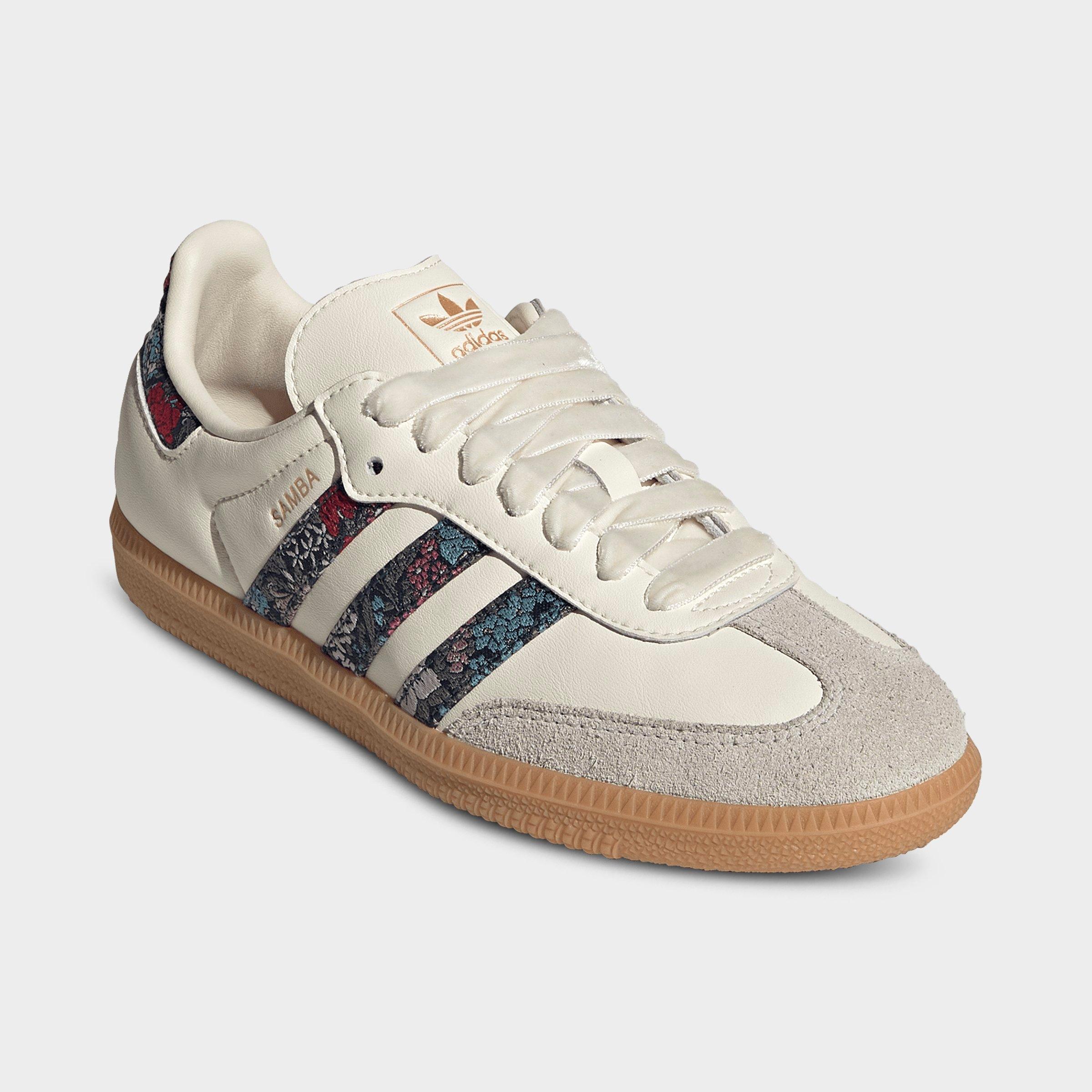 Big Kids' adidas Originals Samba OG Casual Shoes - Part 1 - Cream White/Supplier Colour/Talc - Both shoes facing left