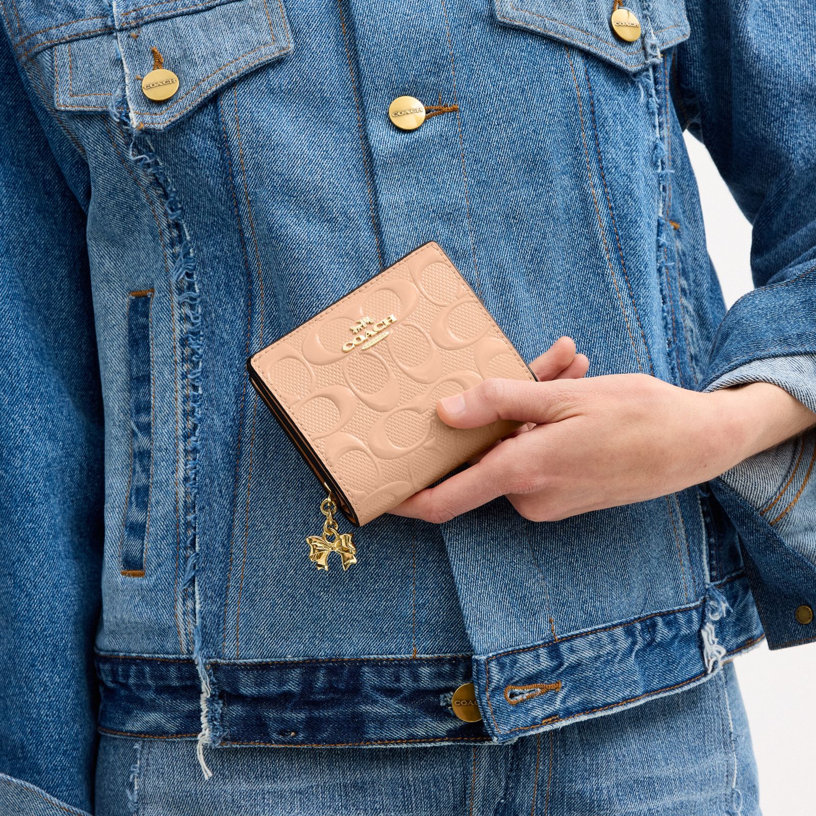 Snap Wallet In Signature Leather With Charm - Gold/Faded Blush - view 2