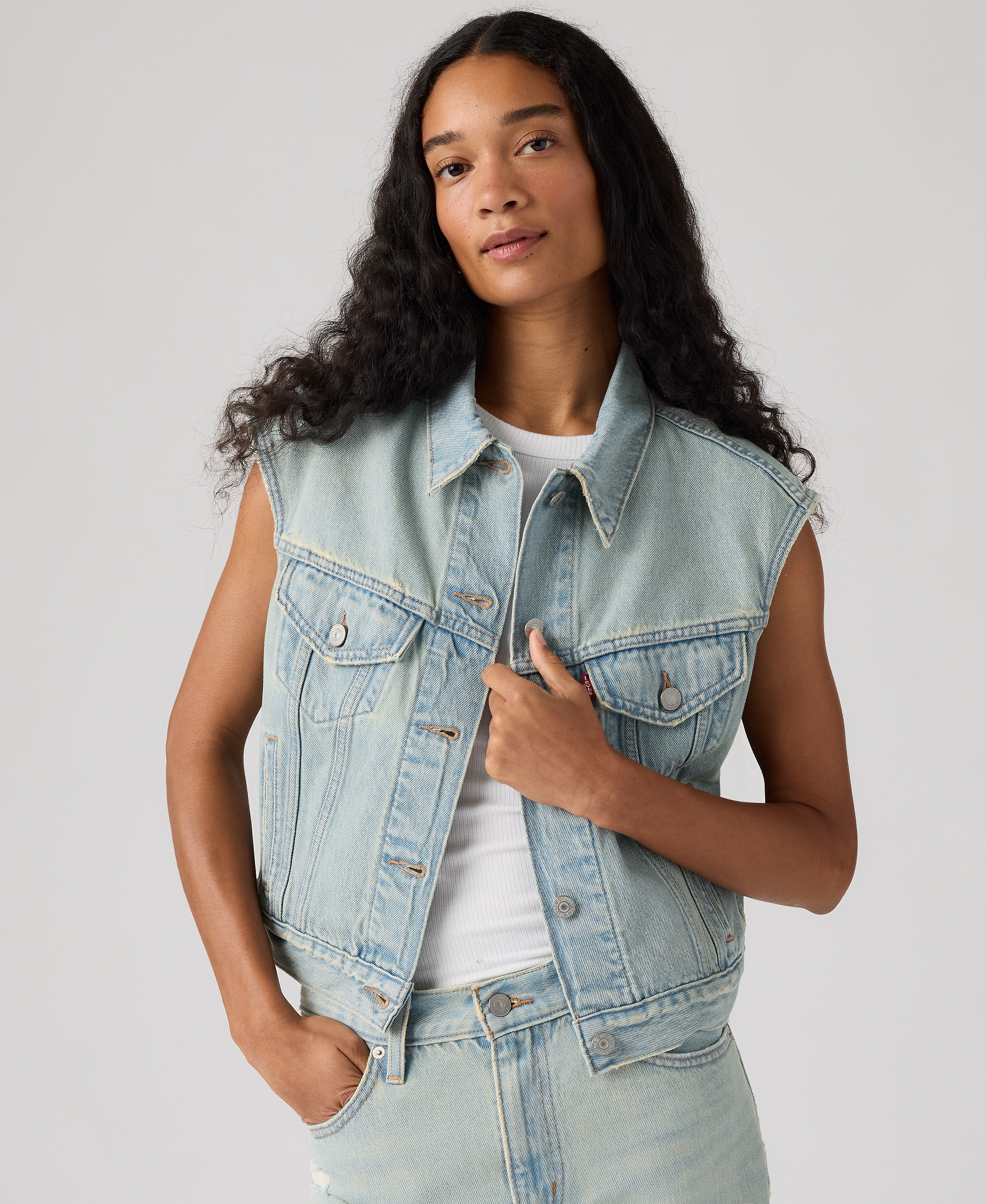 Levi's Women's Premium Shrunken Vest - Que Pasa Trucker