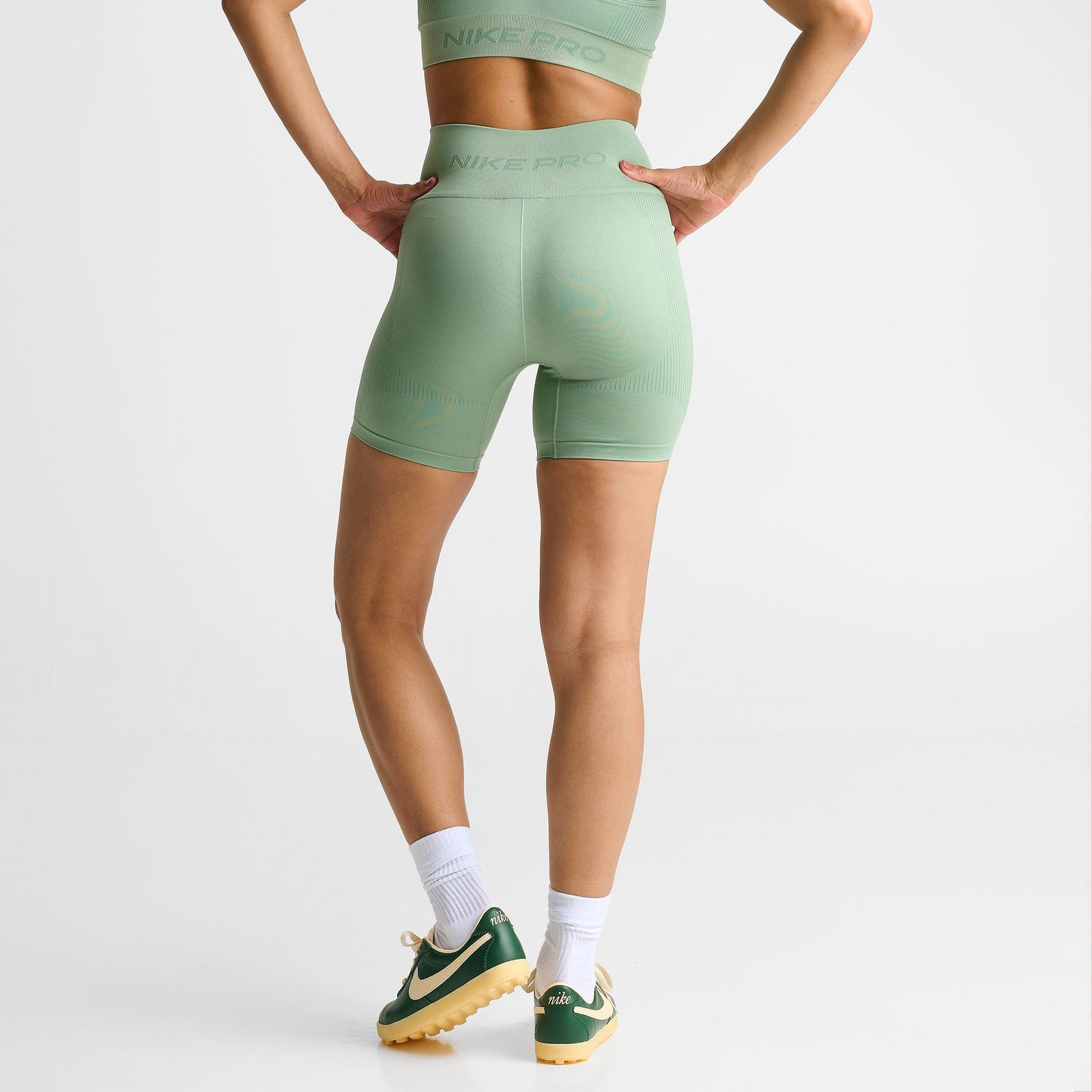 Women's Nike Pro Seamless Dri-FIT High-Waisted 5" Biker Shorts - Steam