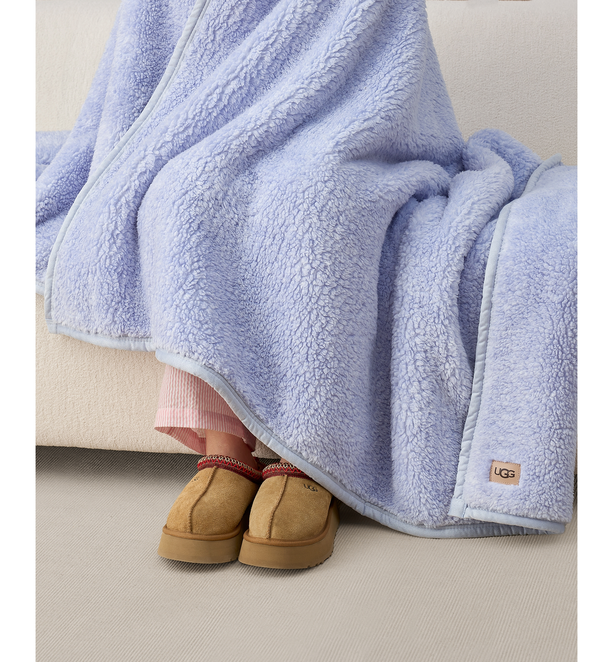 UGG® Classic UGGfluff Throw, 50" x 70" - Misty Wisteria