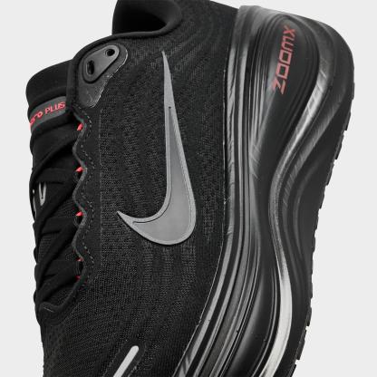 Men's Nithtke Vomero Plus Running Shoes - Part 1 - Black/Black/Bright Crimson/Wolf Grey - Detail shot