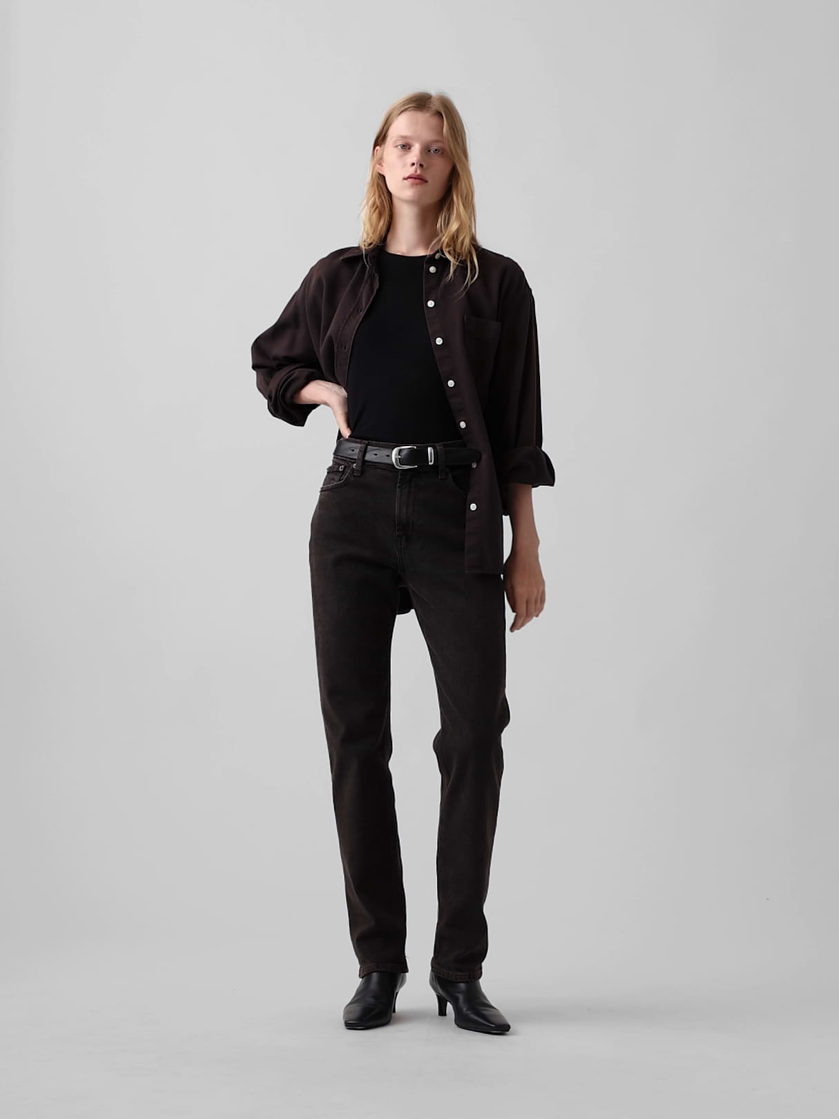 High Rise '90s Slim Straight Jeans - Terra brown