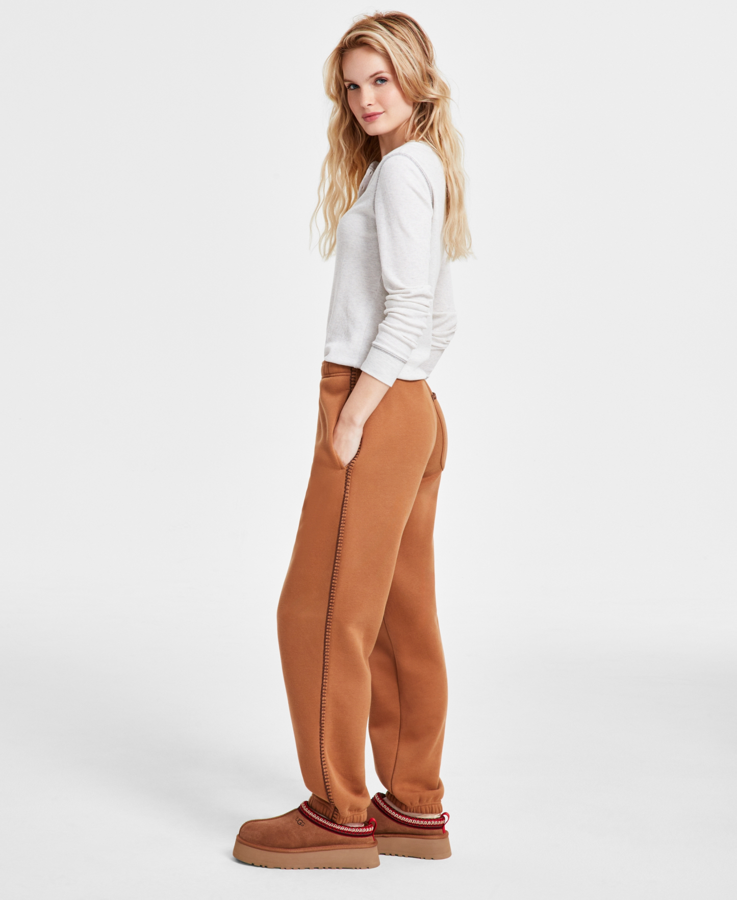 UGG® Women's Classic Fleece Sweatpants - Chestnut