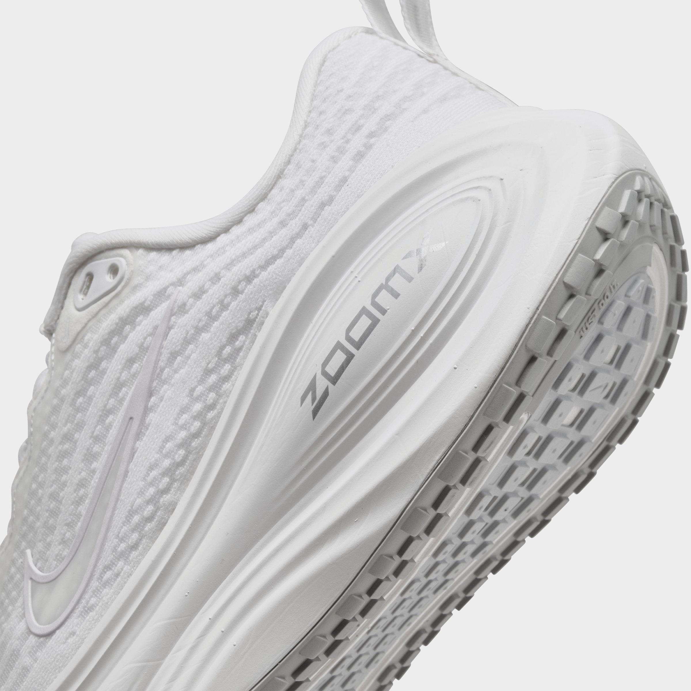 Women's Nithtke Vomero Plus Running Shoes - Part 2 - White/Photon Dust/Metallic Silver/Summit White - Detail shot