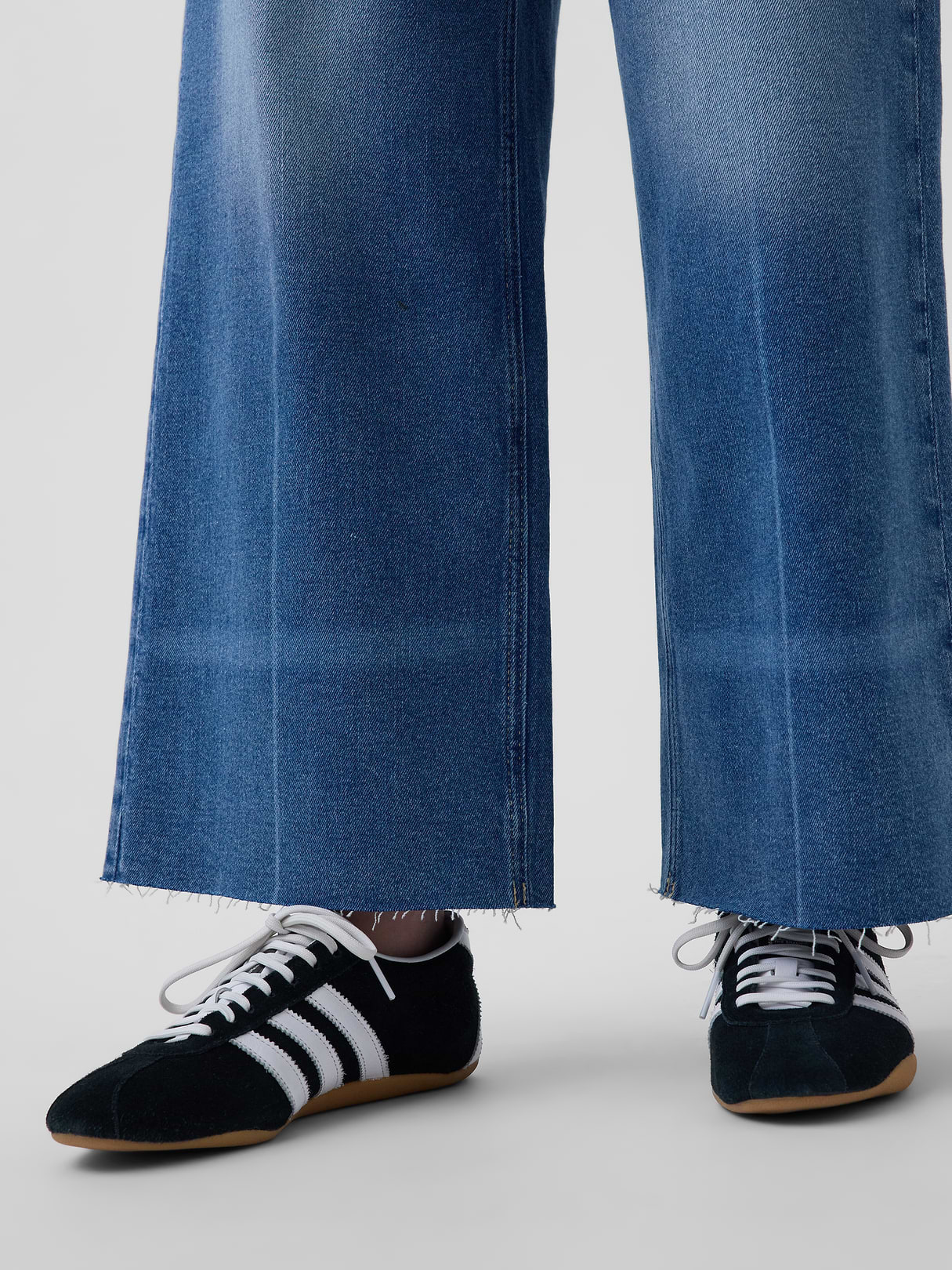 High Rise Stride Wide-Leg Ankle Jeans - Medium indigo
