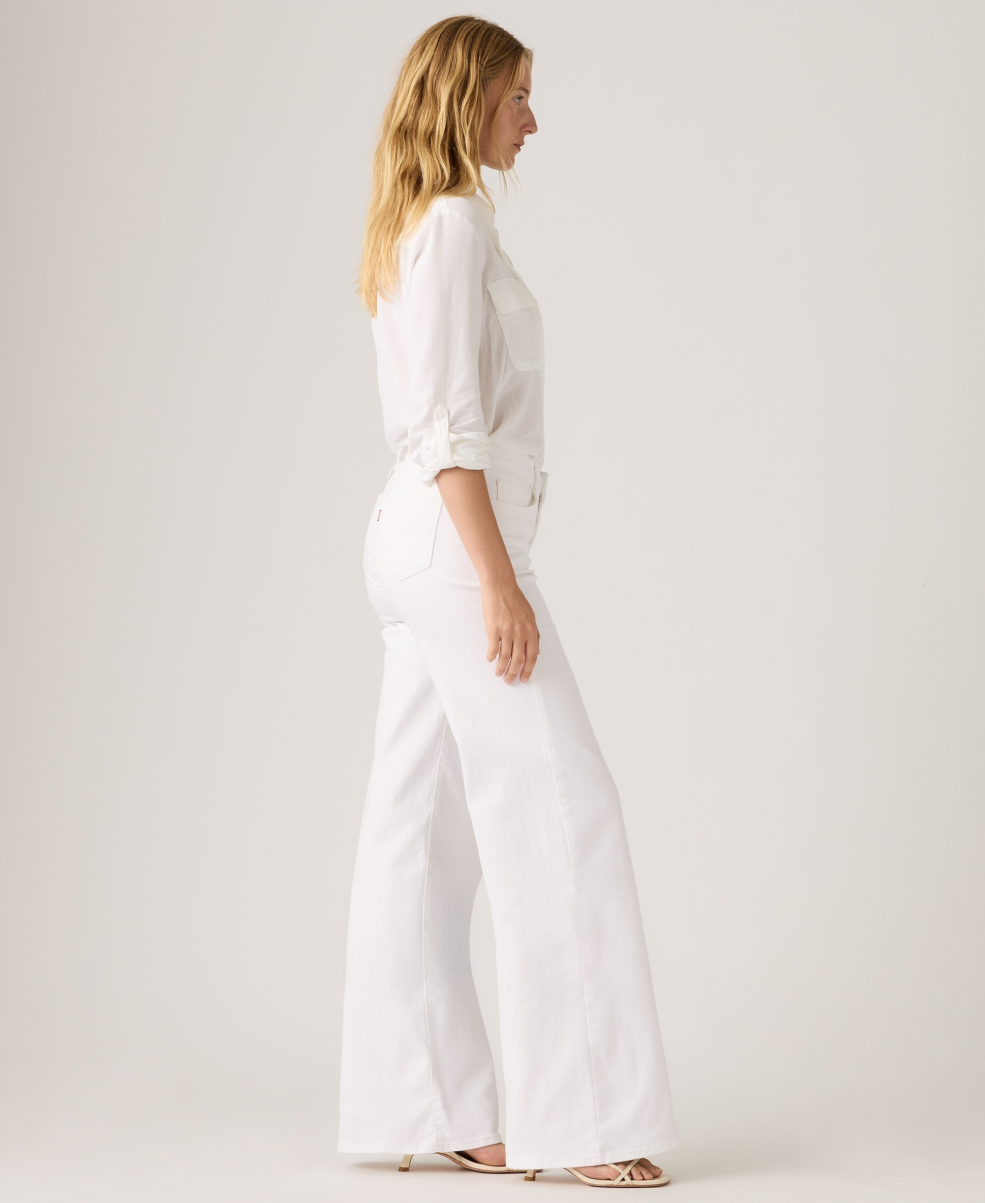 Levi's Women's 318 Shaping Stellar-Stretch Wide-Leg Jeans - Soft Clean White