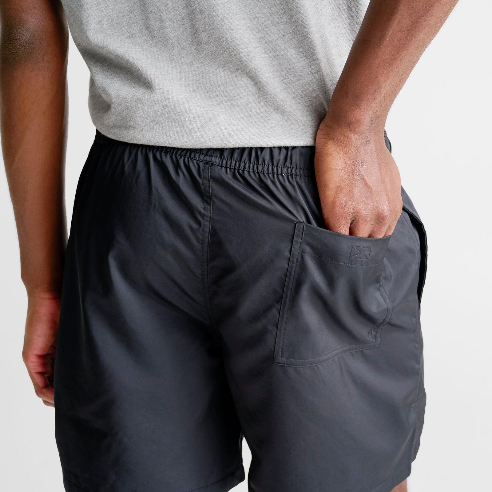 Men's Nike Club Woven 6" Flow Shorts - Black/White