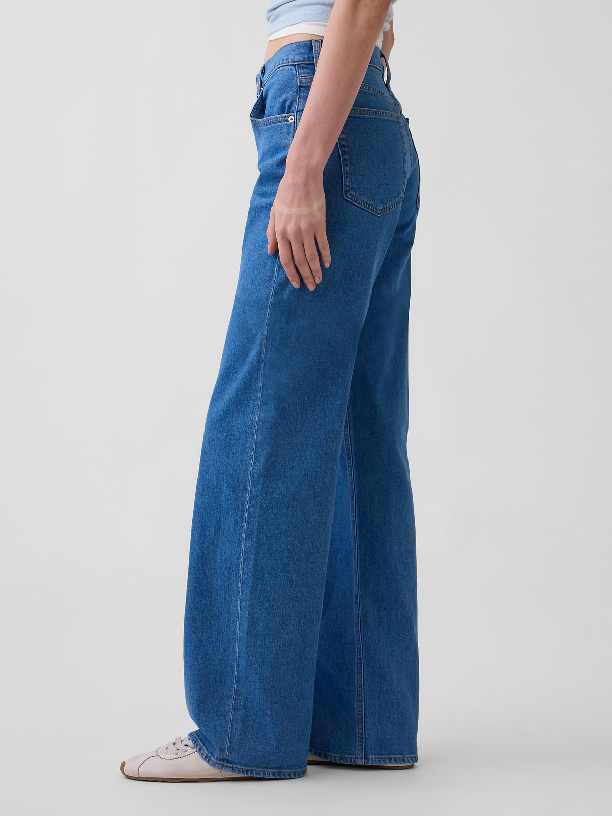 Low Rise '90s Loose Jeans - Medium blue wash