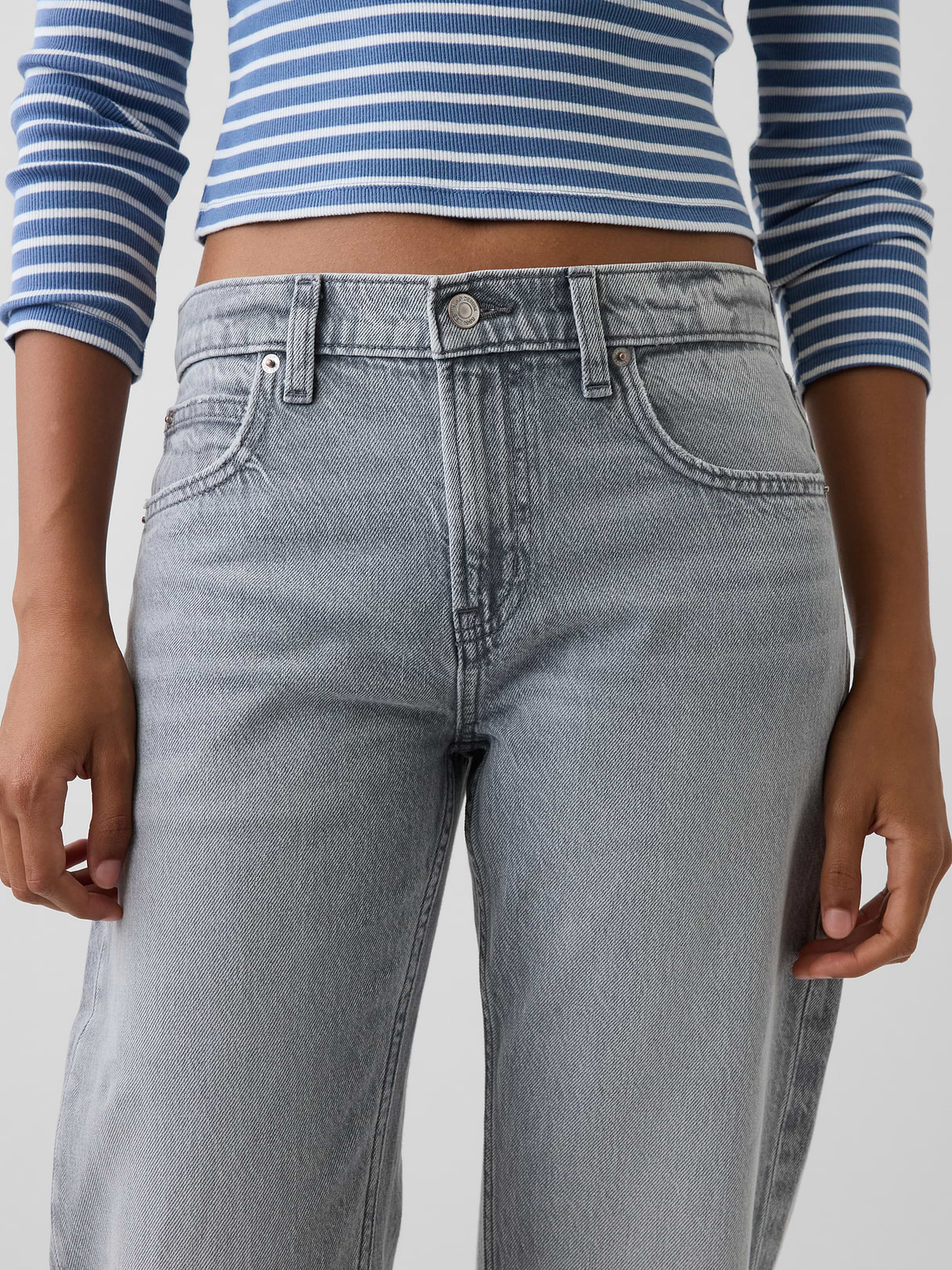 Mid Rise Straight Taper Jeans - Grey wash