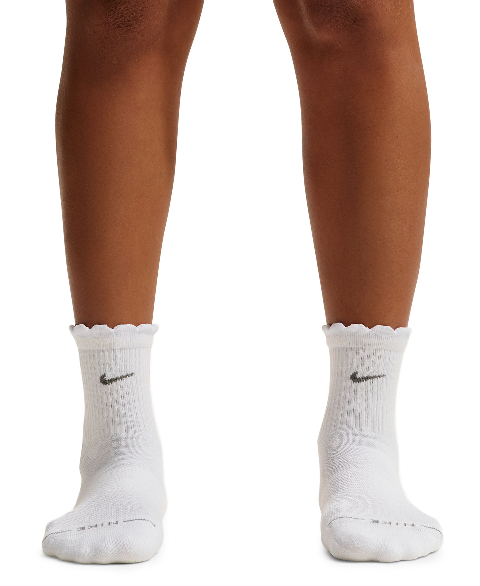 Nike Women's Scalloped Everyday Elevated Crew Socks, 2-Pack - White