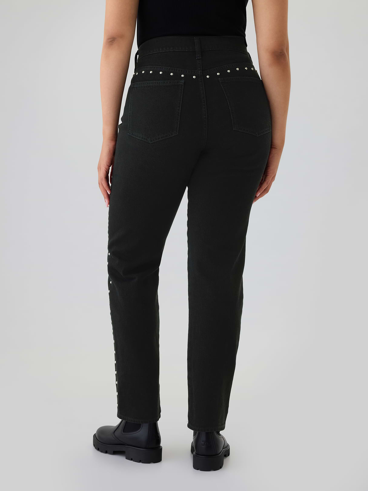 High Rise '90s Slim Straight Jeans - black