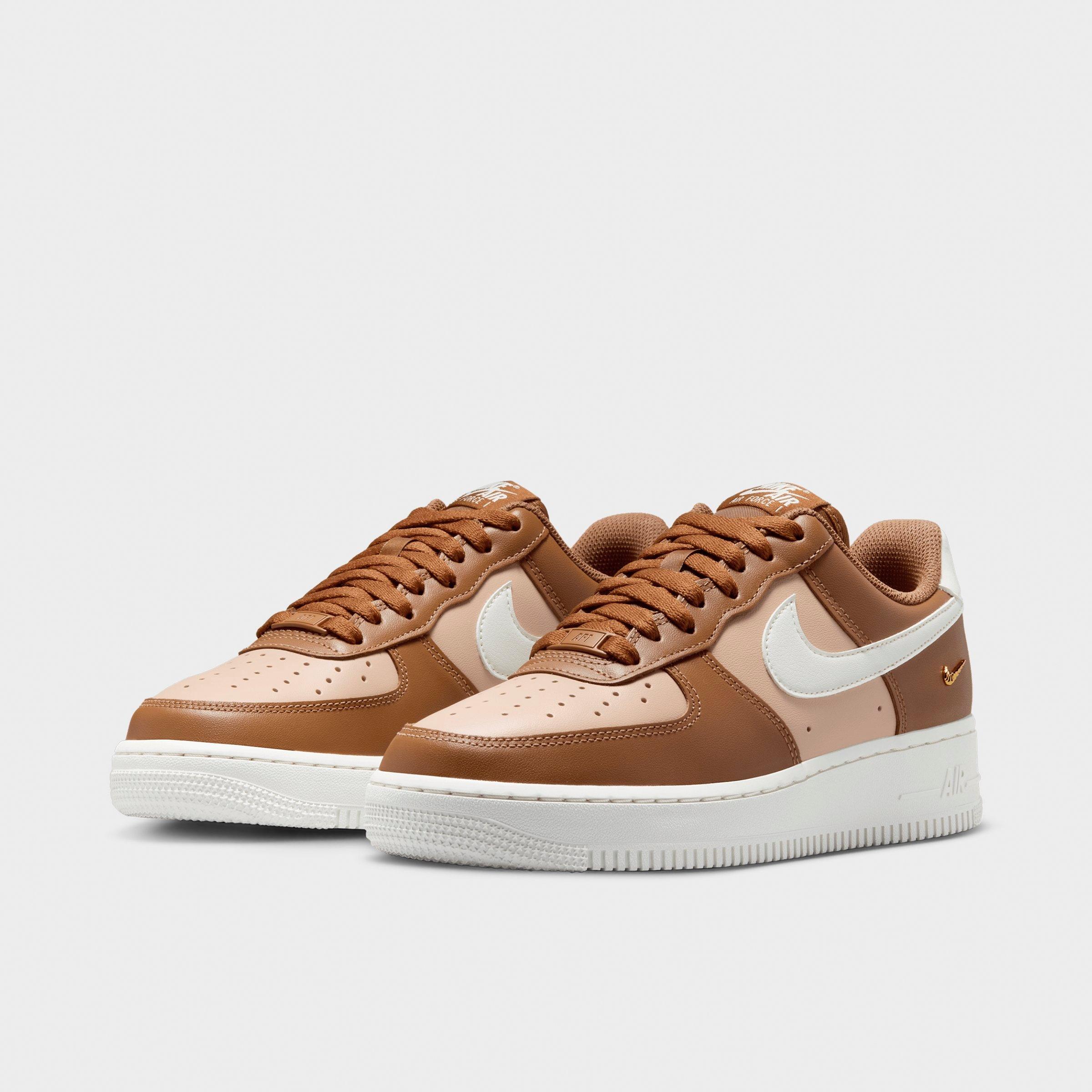 Women's Nithtke Air Force 1 '07 SE Casual Shoes - Light British Tan/Hemp/Metallic Gold/Sail - Both shoes facing left