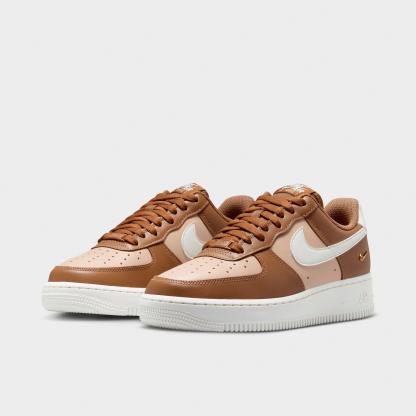 Women's Nithtke Air Force 1 '07 SE Casual Shoes - Light British Tan/Hemp/Metallic Gold/Sail - Both shoes facing left