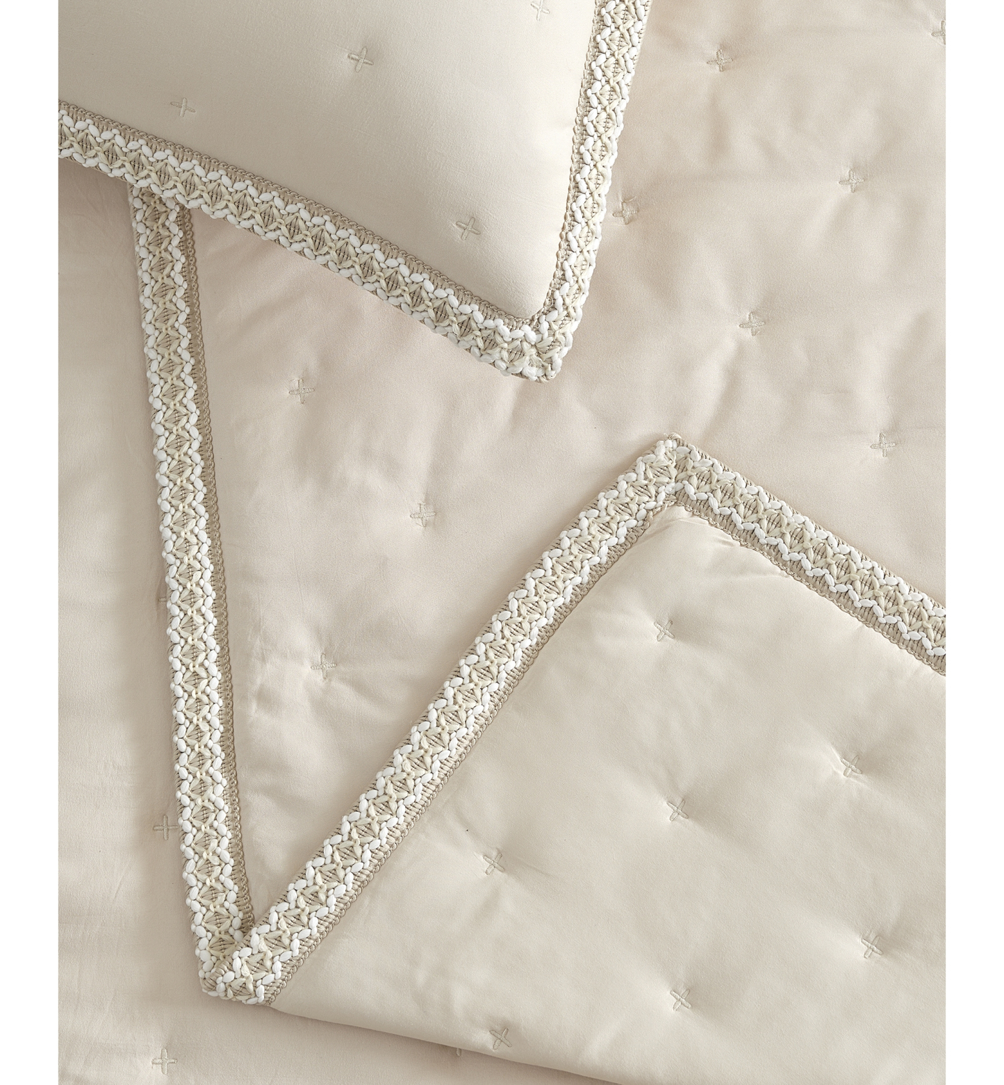 UGG® Devon UGG Braid Quilt Sets - Snow