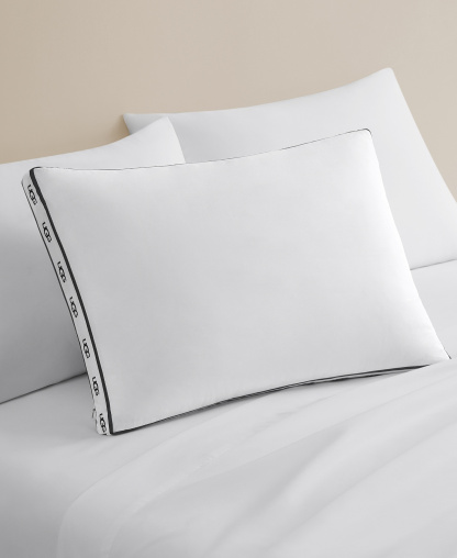UGG® Devon Basic Pillow, Standard - Snow